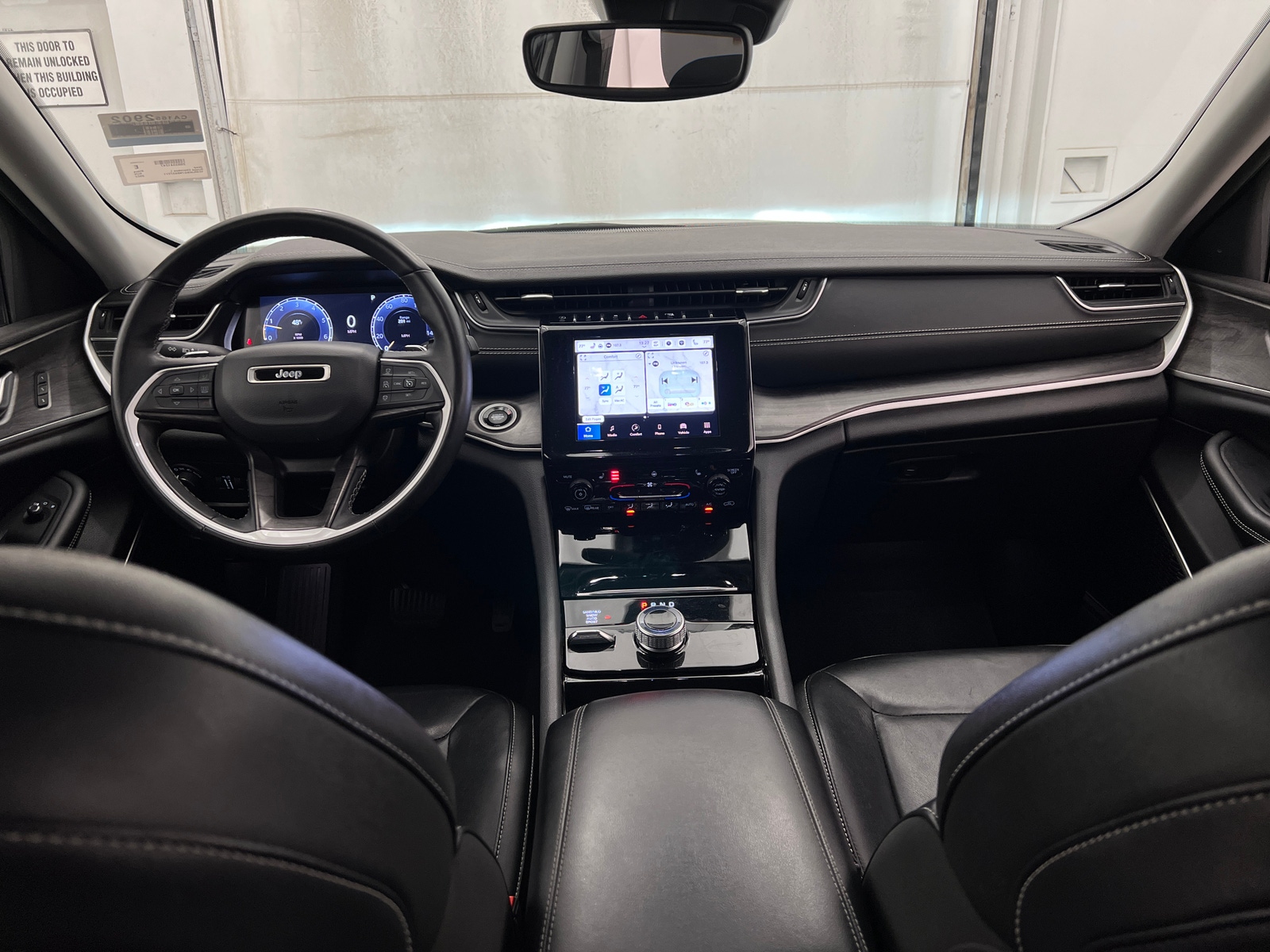 Thumbnail: 2022 Jeep Grand Cherokee L - 2