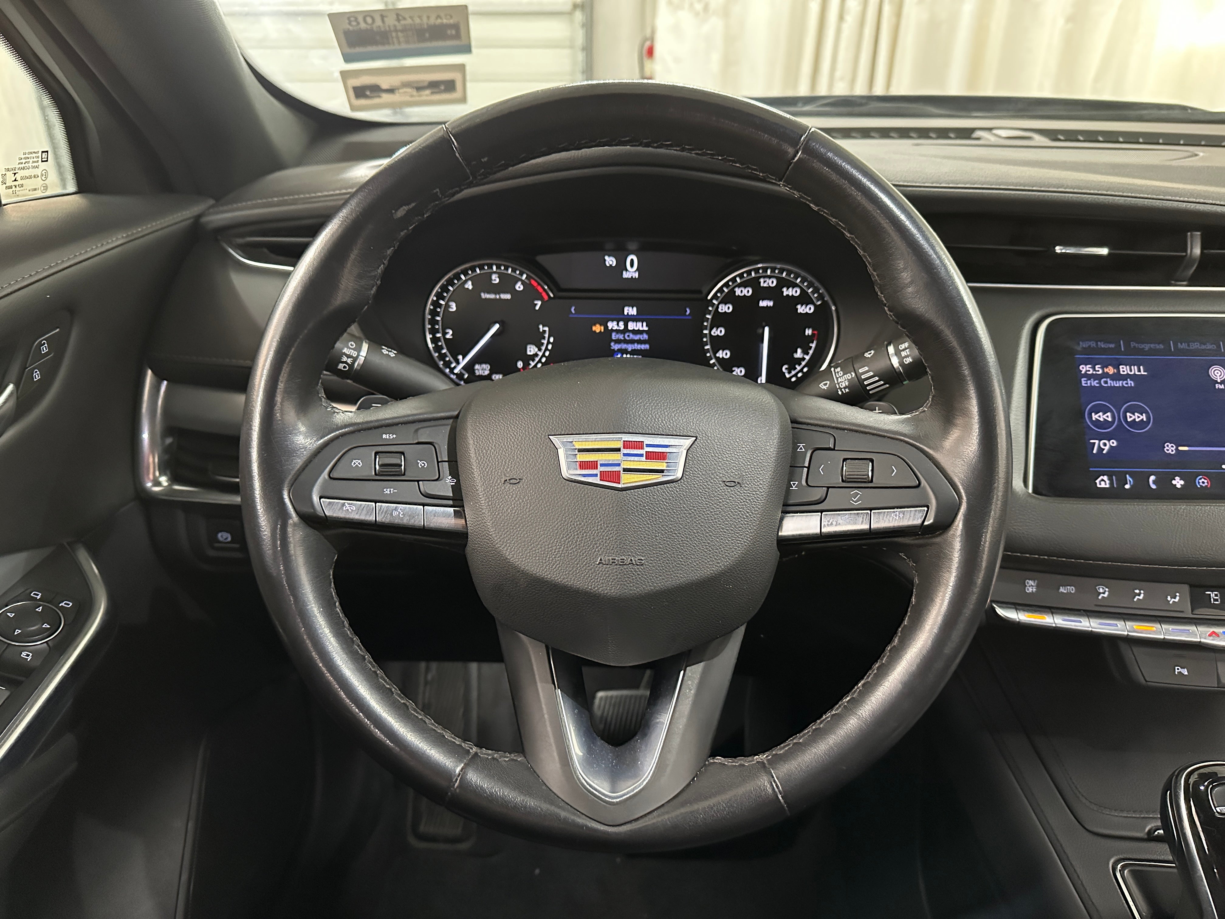 2022 Cadillac XT4 Premium Luxury 4