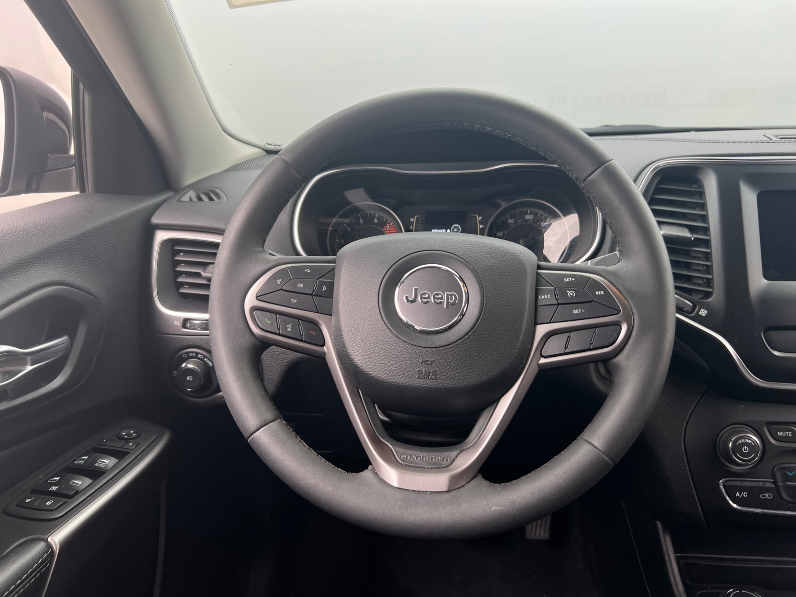 Thumbnail: 2021 Jeep Cherokee - 4