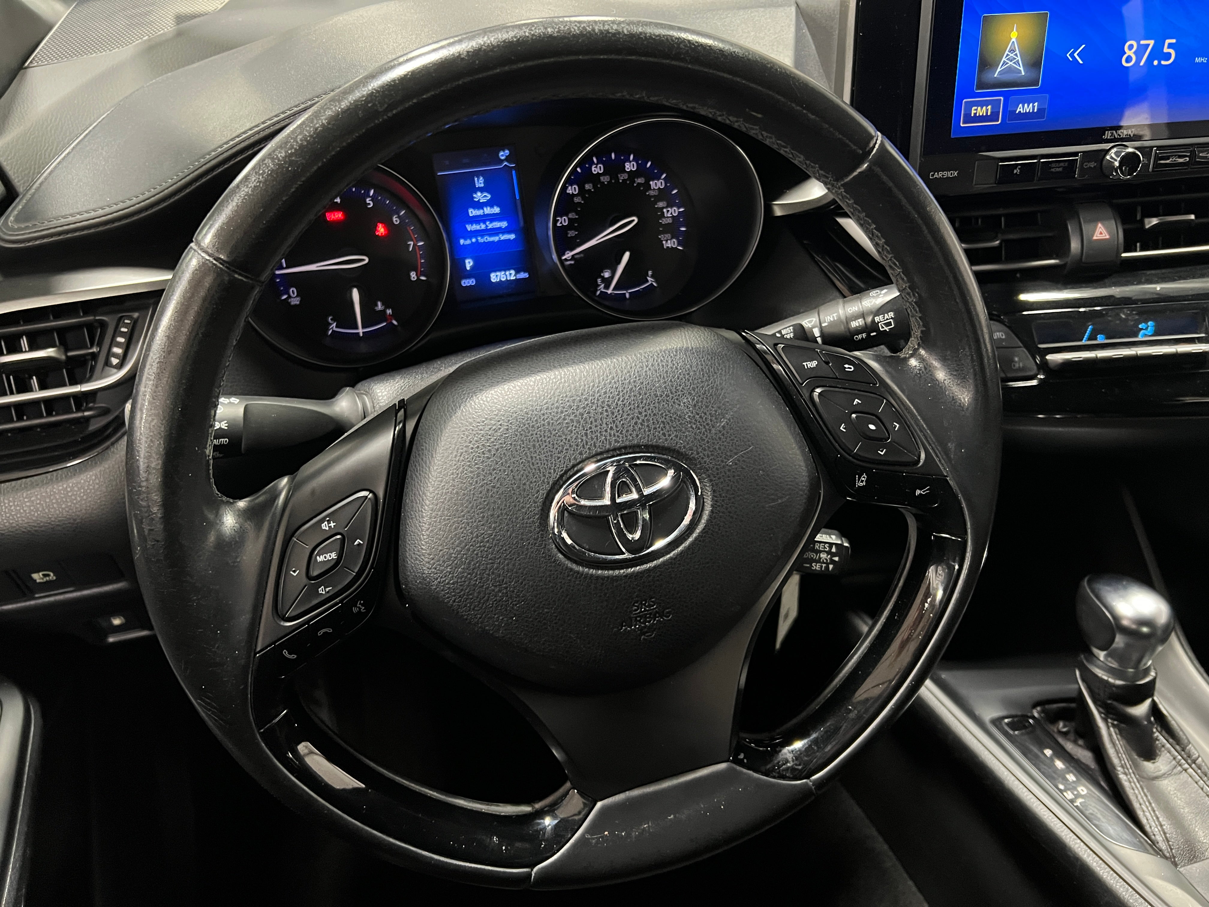 2018 Toyota C-HR XLE 5