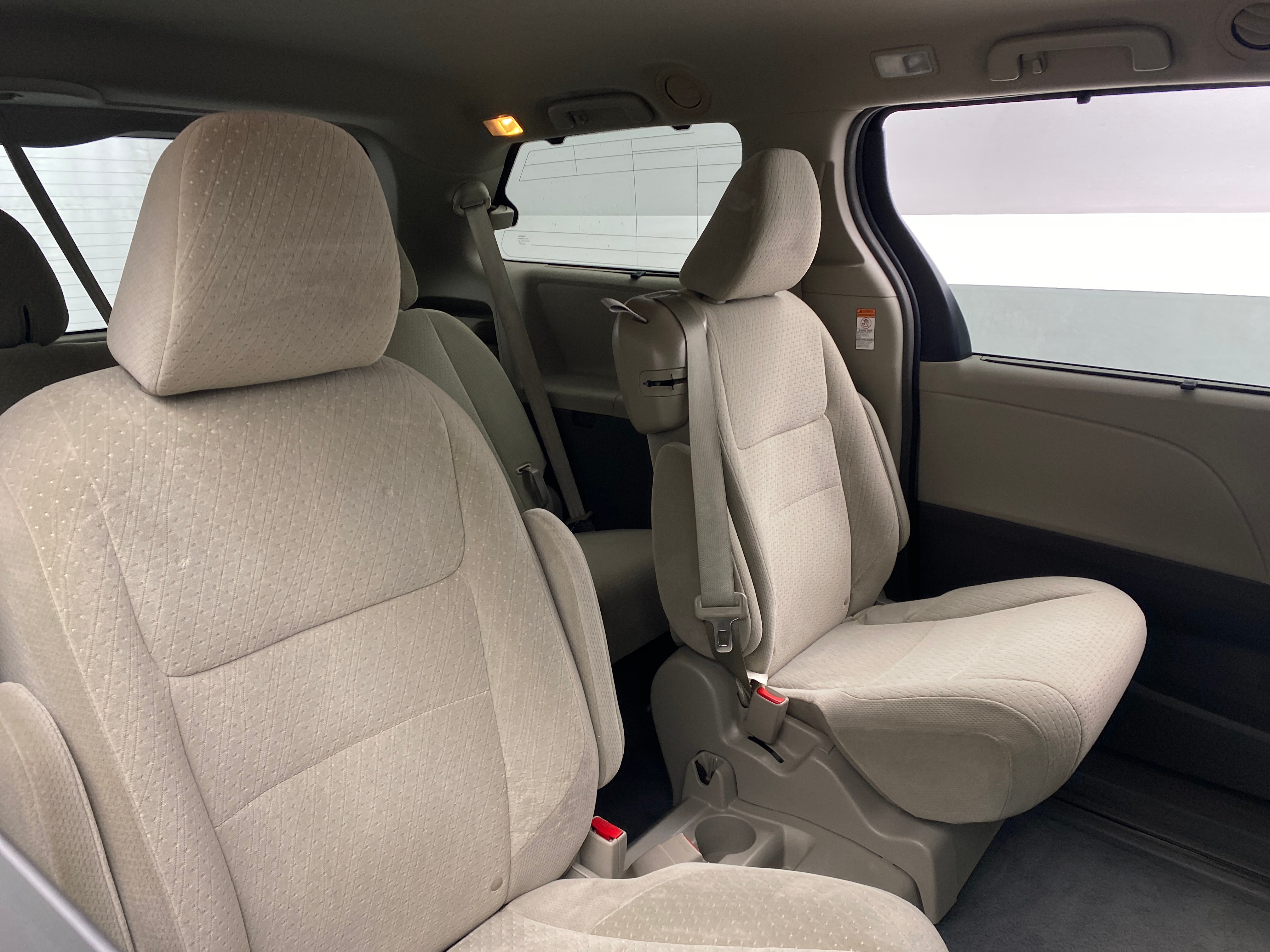 2015 Toyota Sienna LE 6