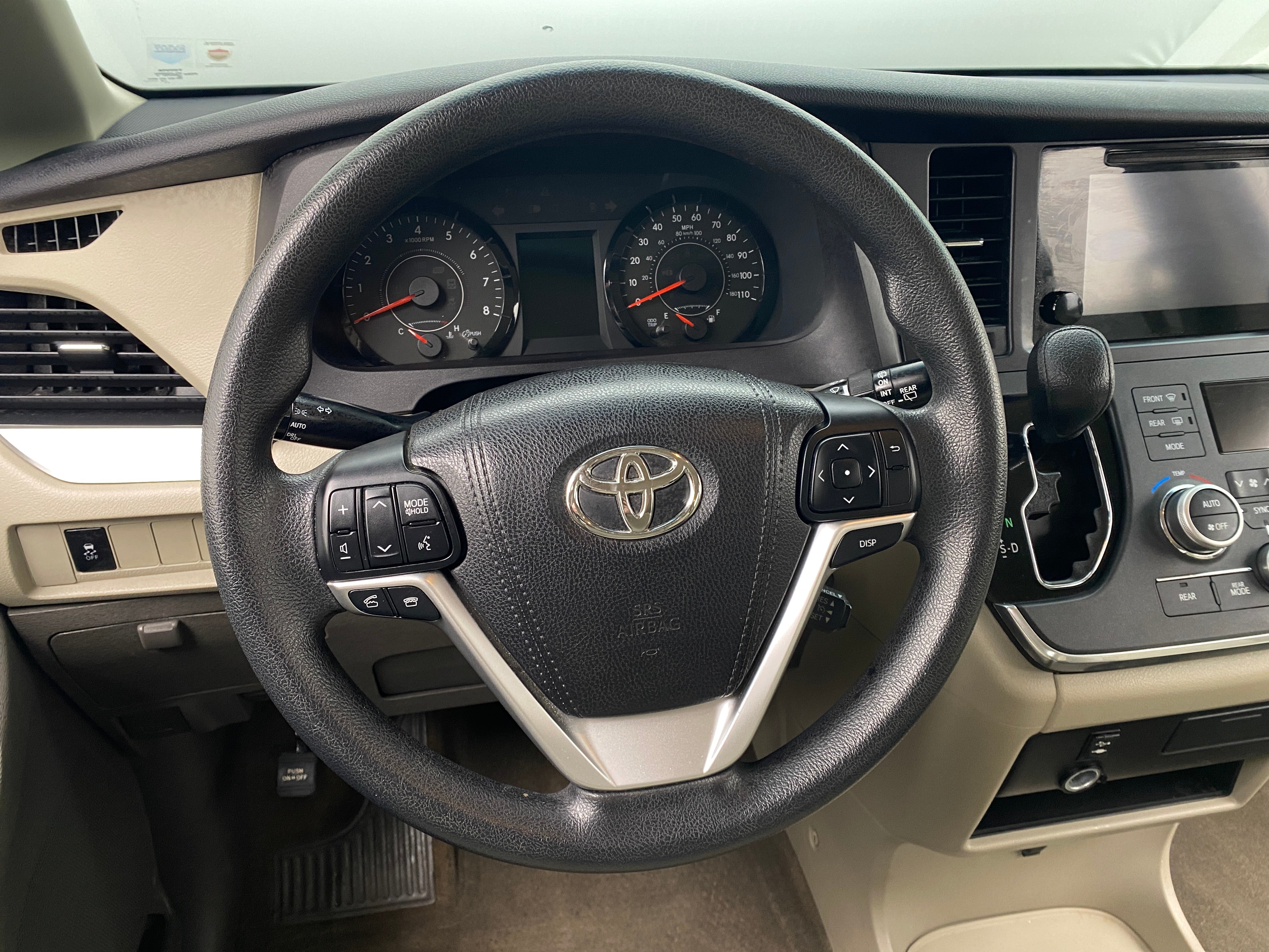 2015 Toyota Sienna LE 5