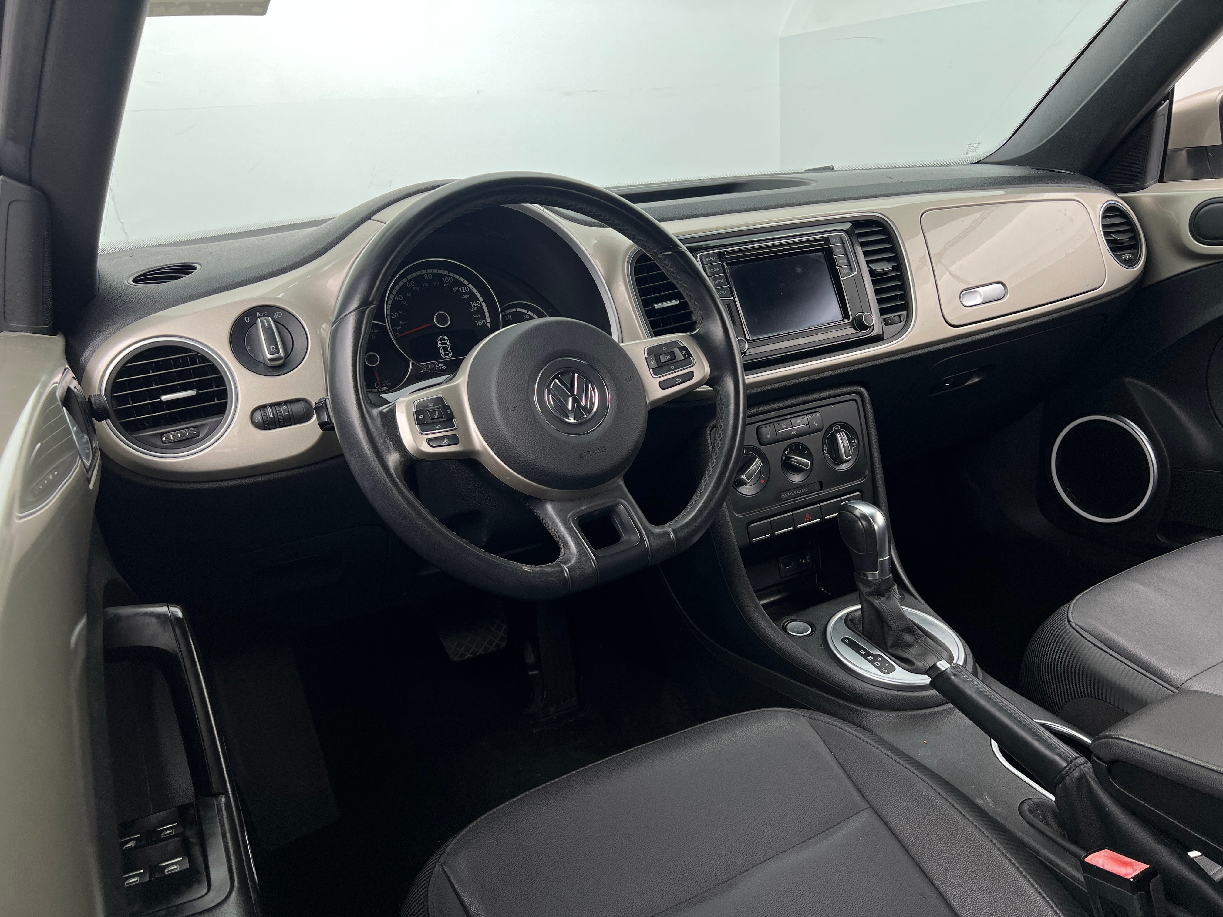 2016 Volkswagen Beetle SE 3