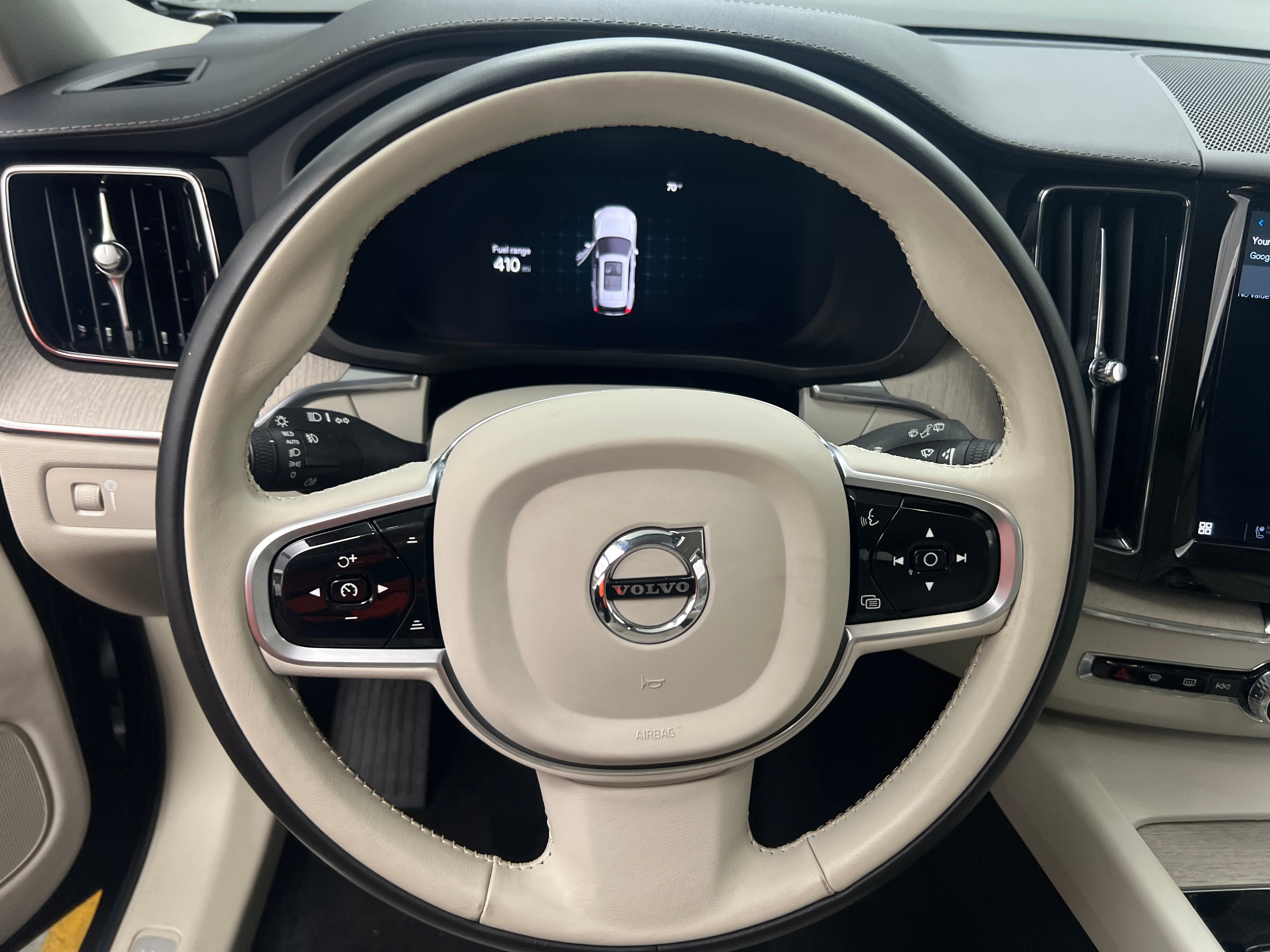 2022 Volvo XC60 B6 Inscription 4