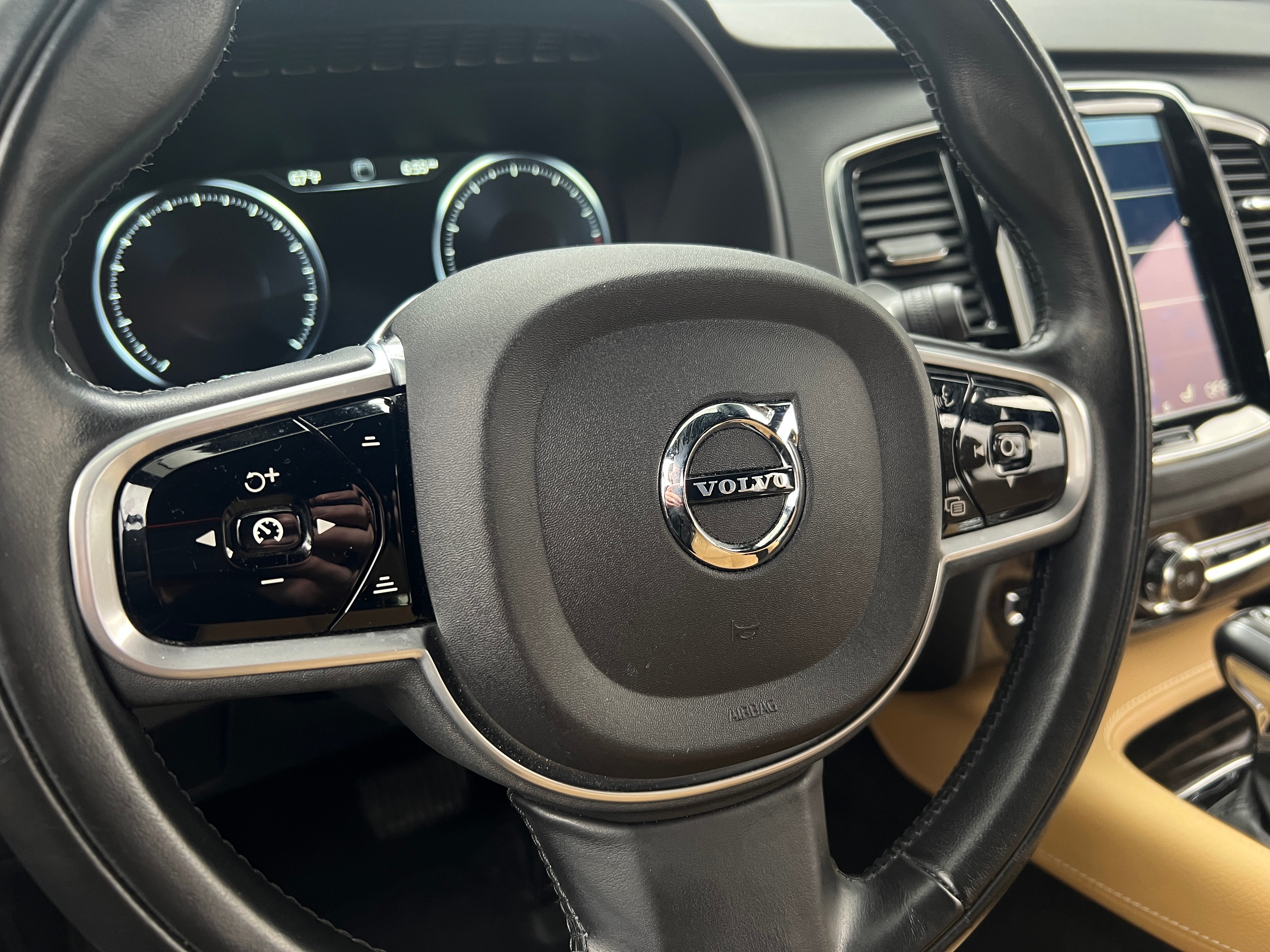 2018 Volvo XC90 T6 Momentum 4