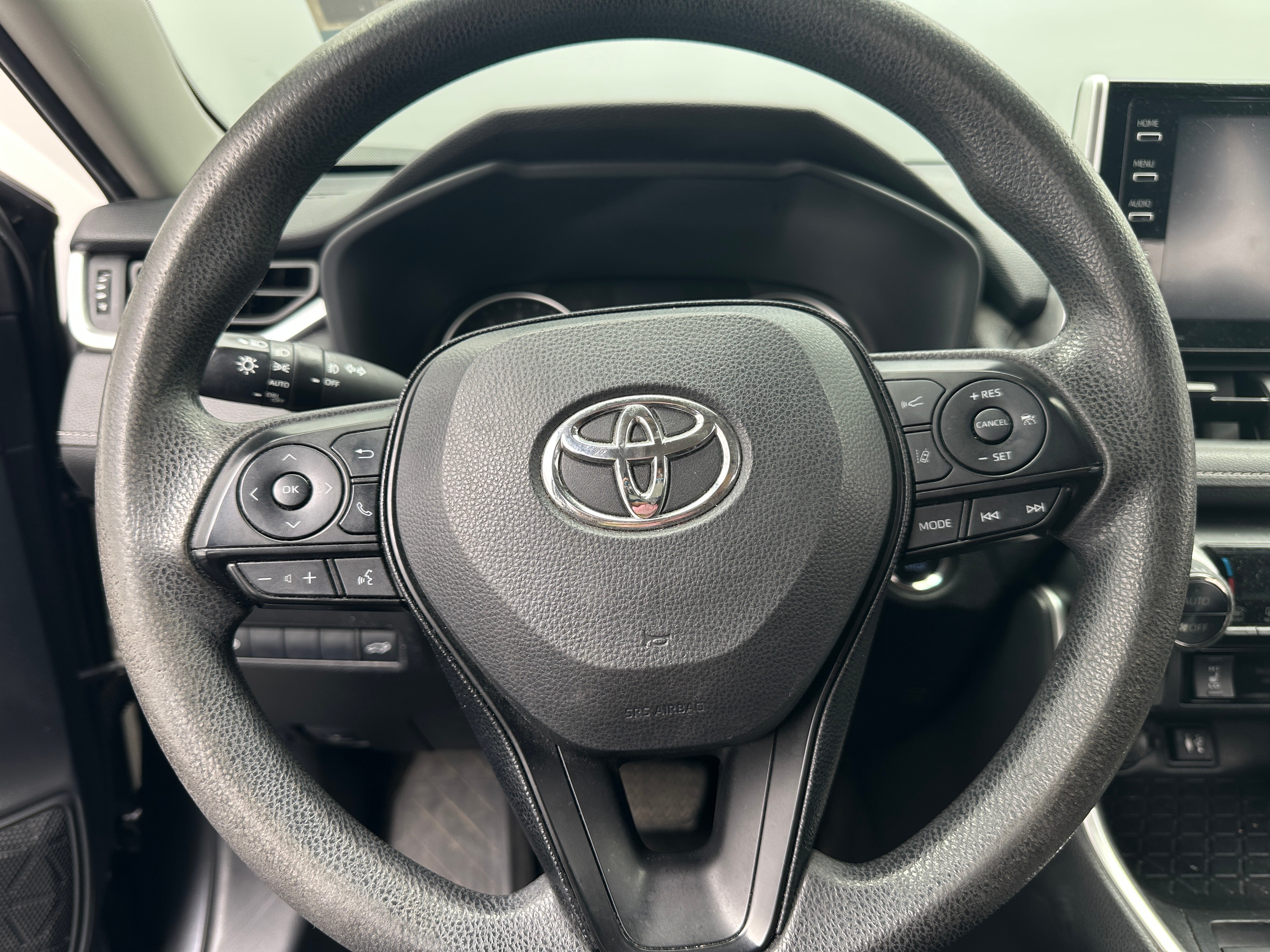 2019 Toyota RAV4 XLE 5