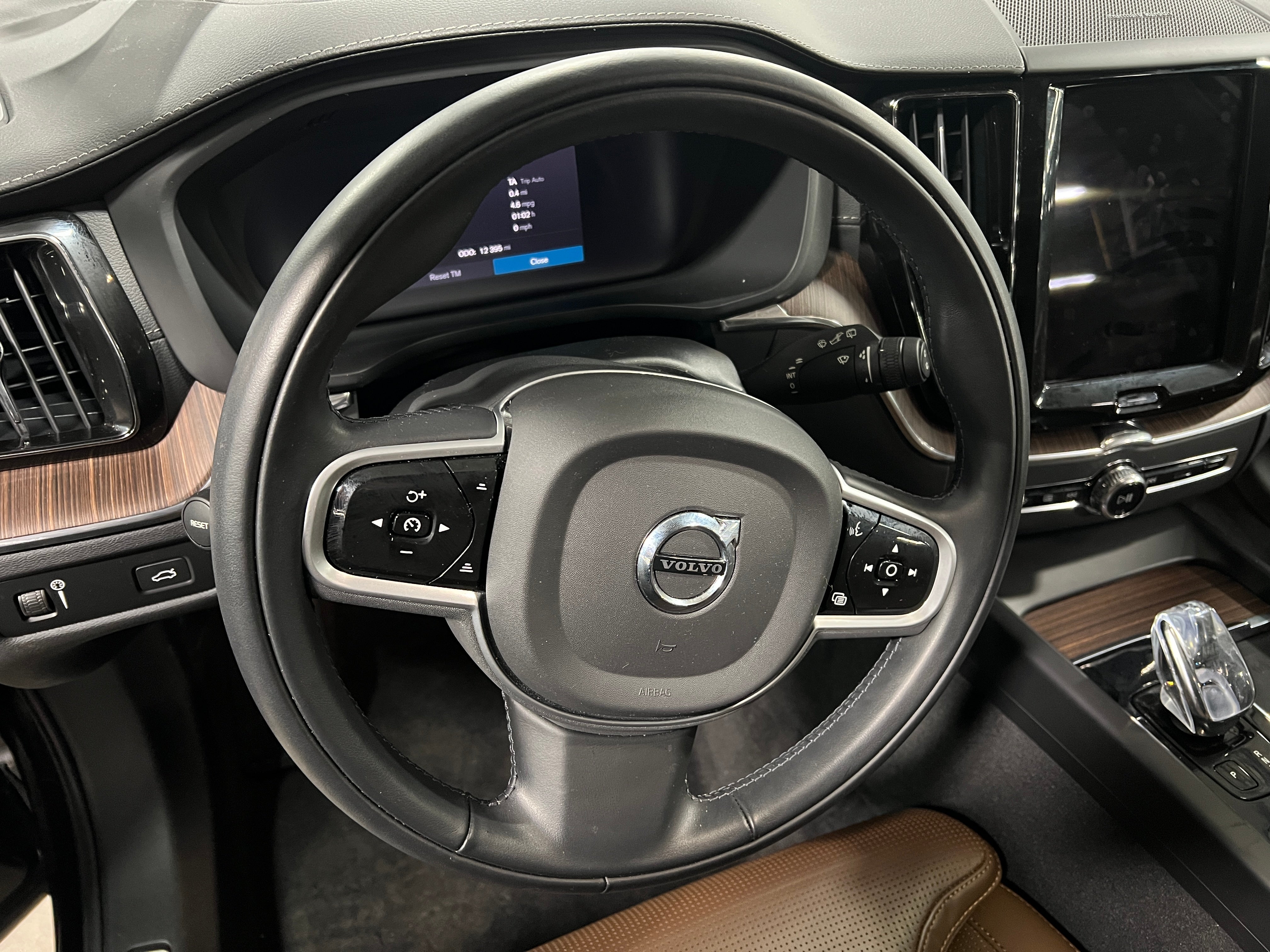 2022 Volvo XC60 B5 Inscription 4