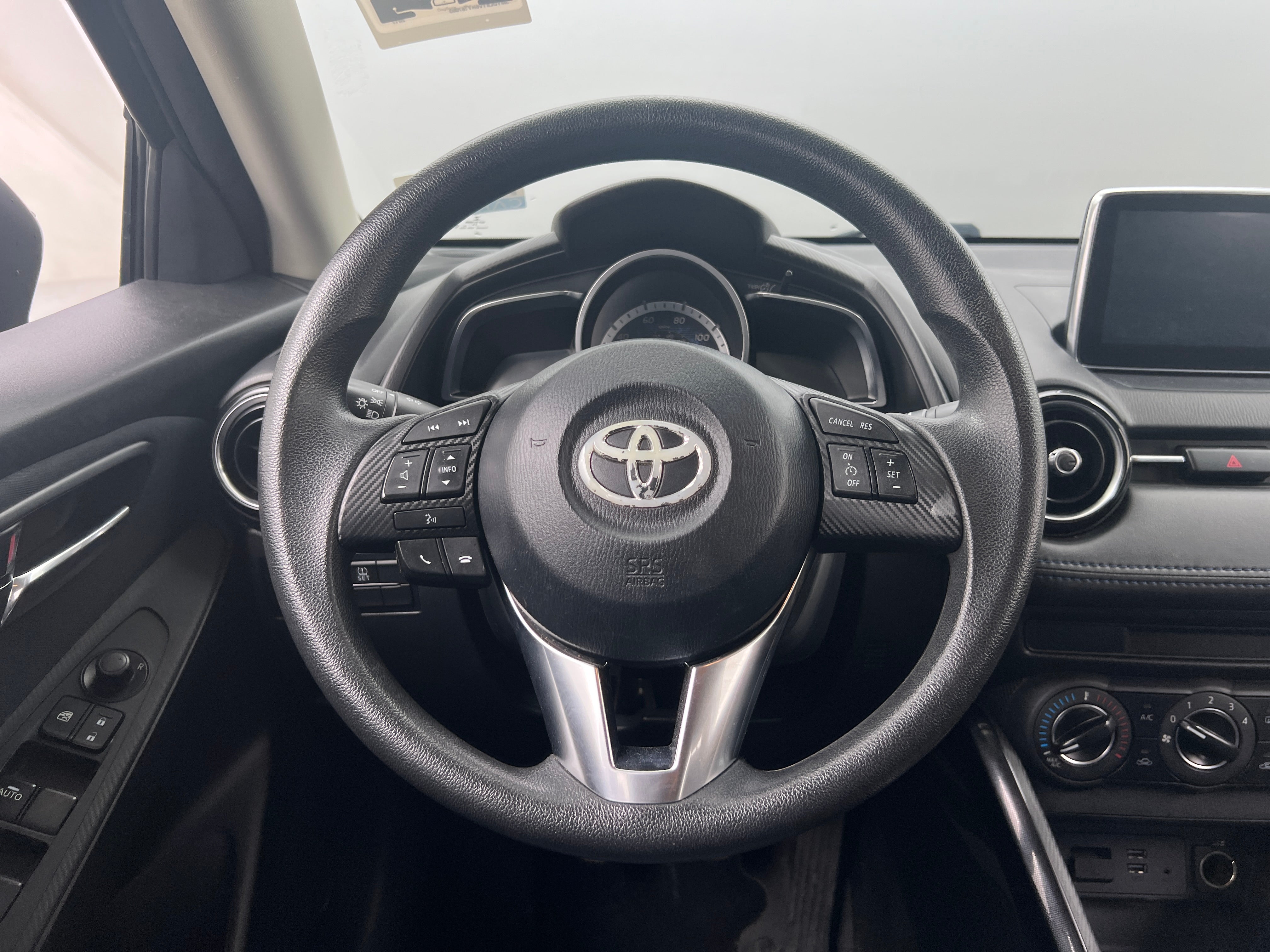 2017 Toyota Yaris iA Base 5