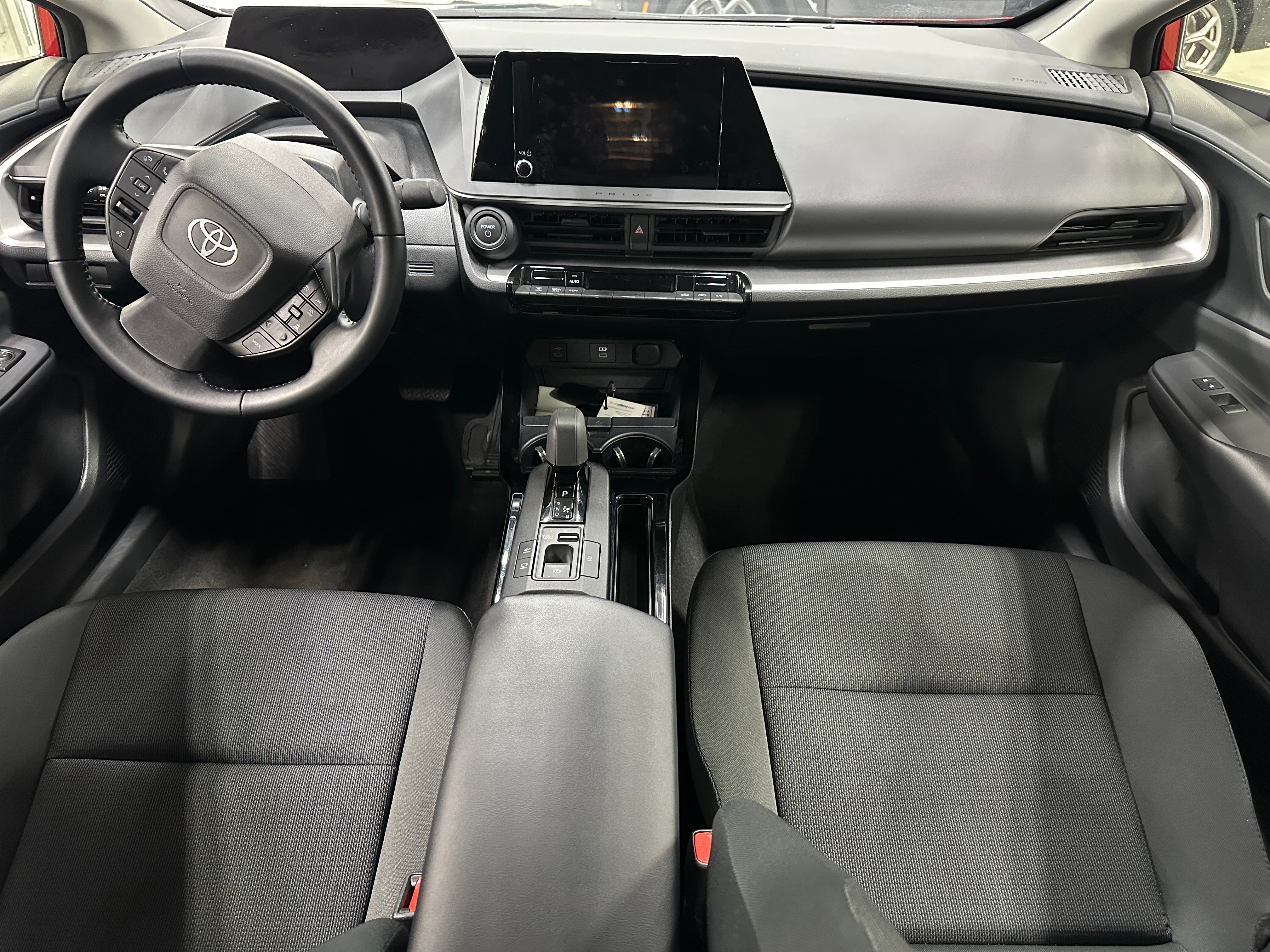 2024 Toyota Prius LE 3