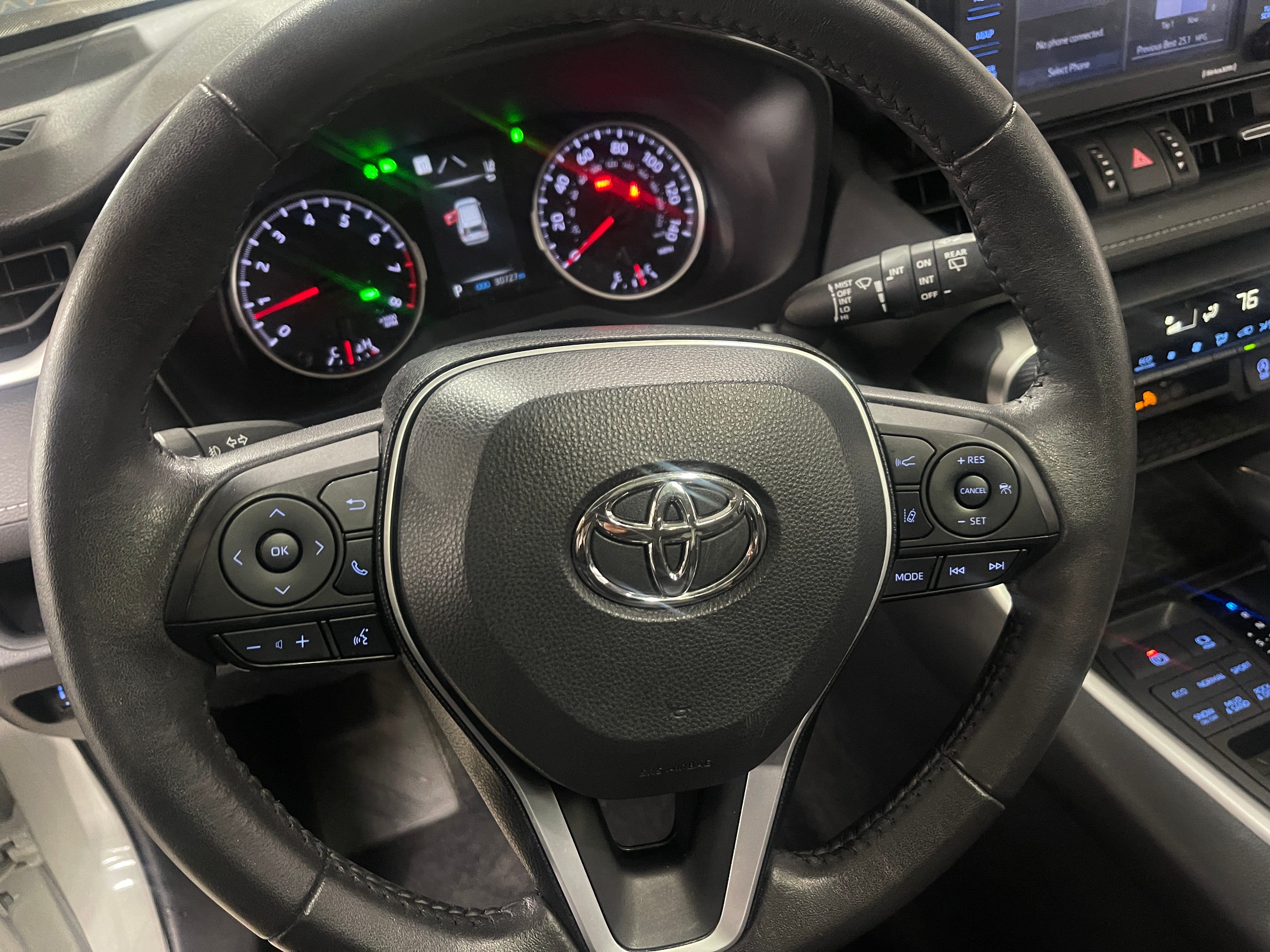 2022 Toyota RAV4 XLE Premium 5