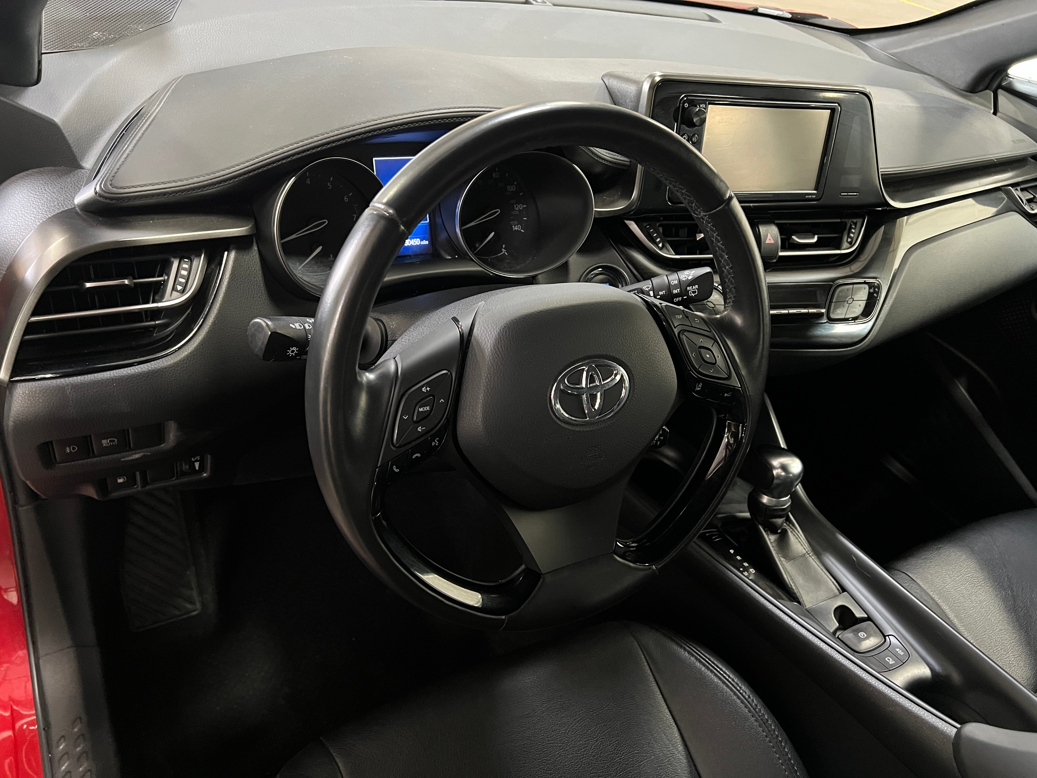 2018 Toyota C-HR XLE 3