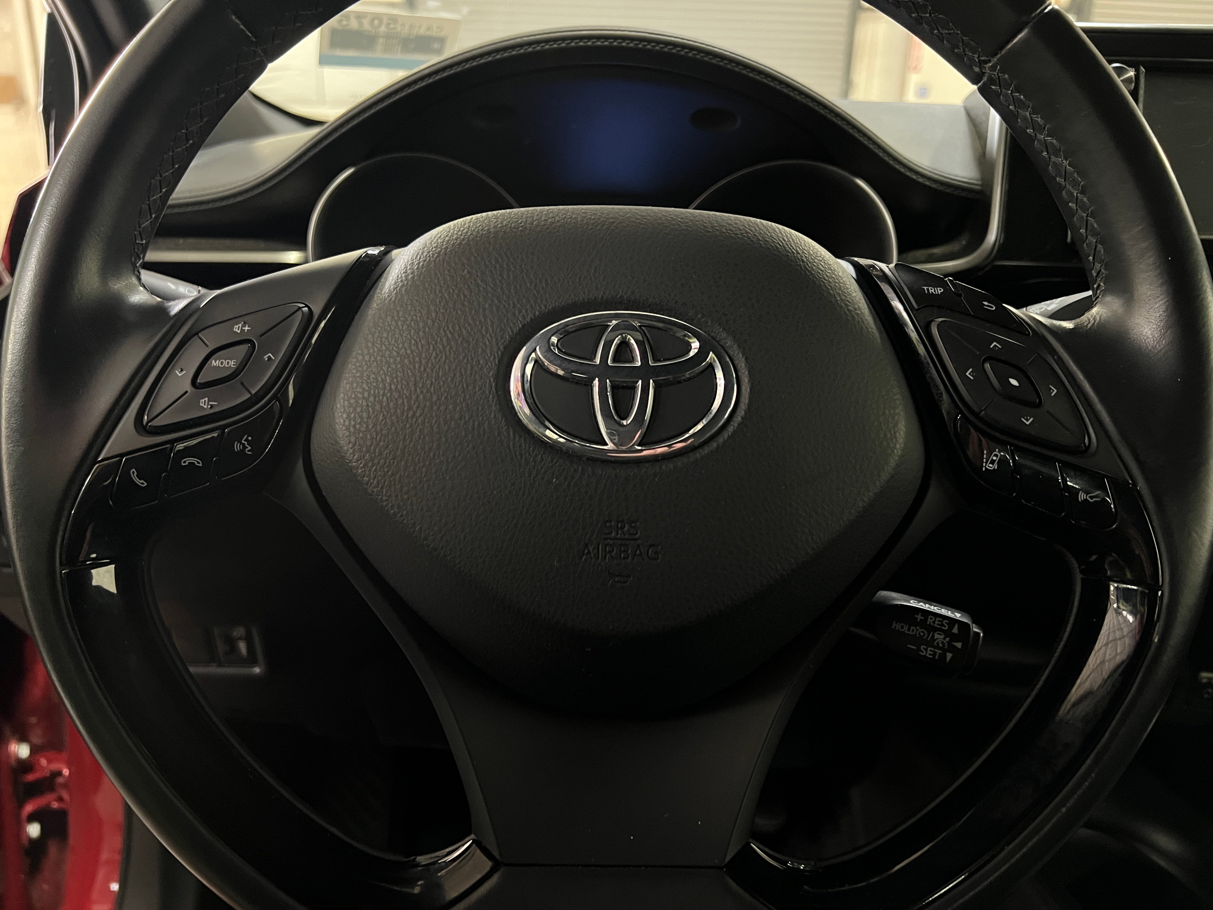 2018 Toyota C-HR XLE 5