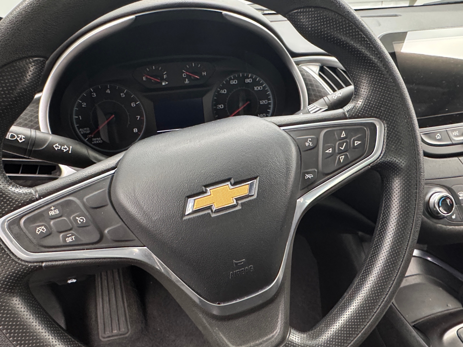 Thumbnail: 2022 Chevrolet Malibu - 5
