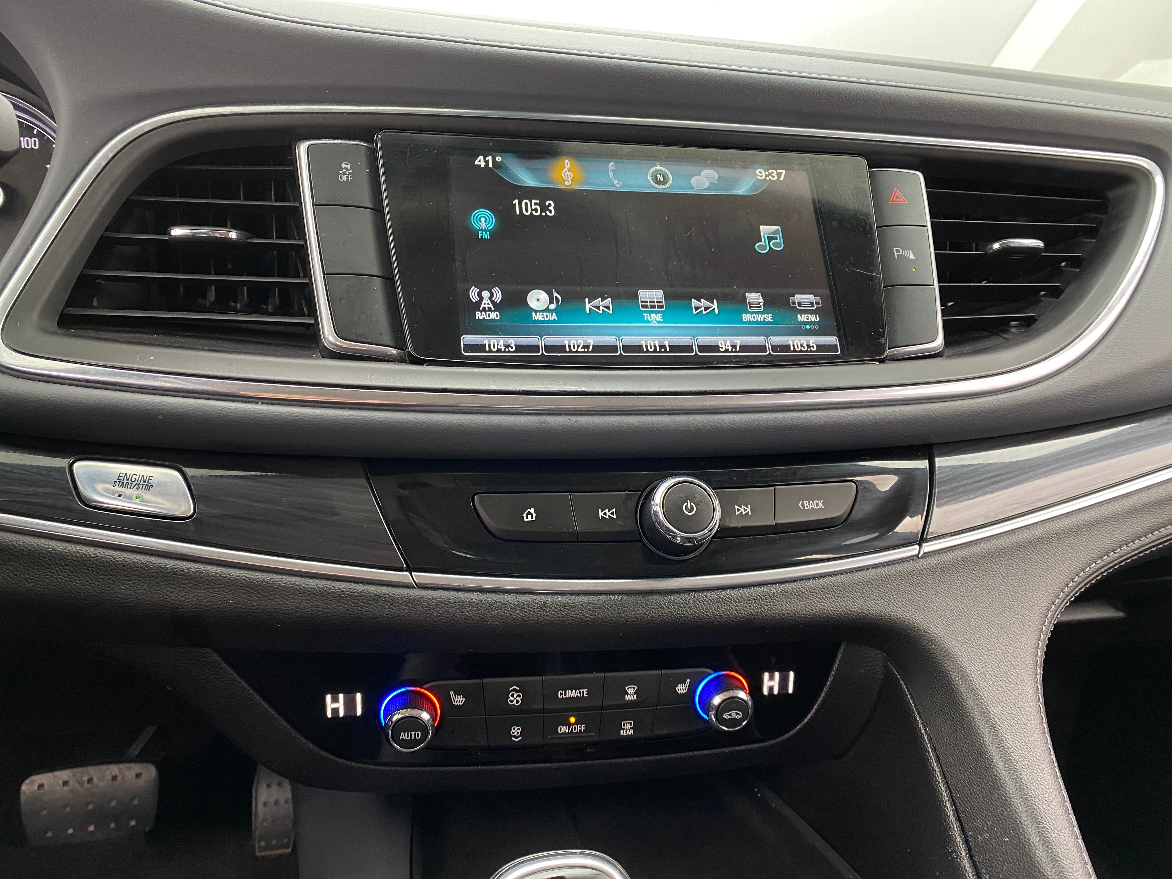 2019 Buick Enclave Essence 3