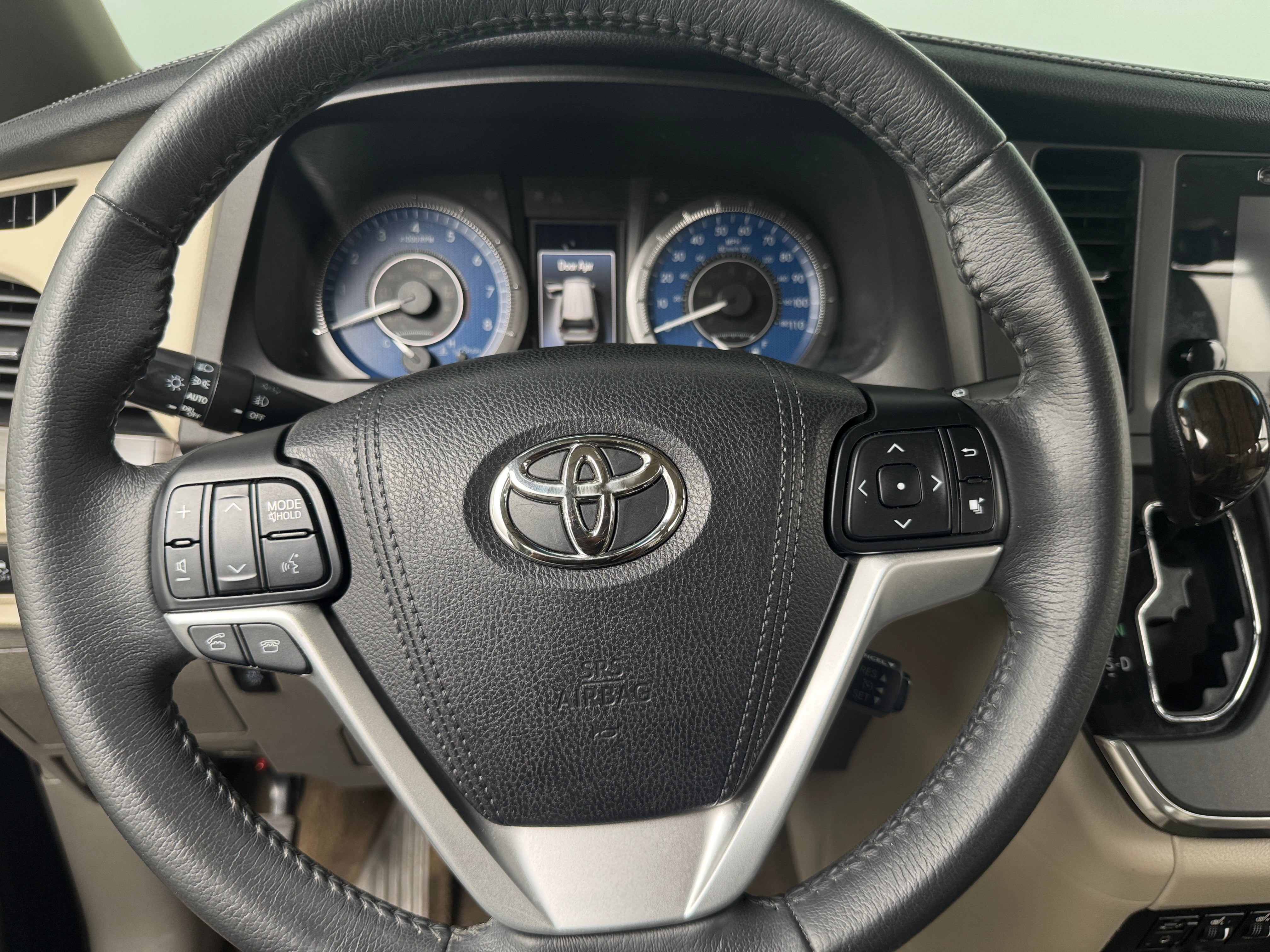 2017 Toyota Sienna XLE Premium 4