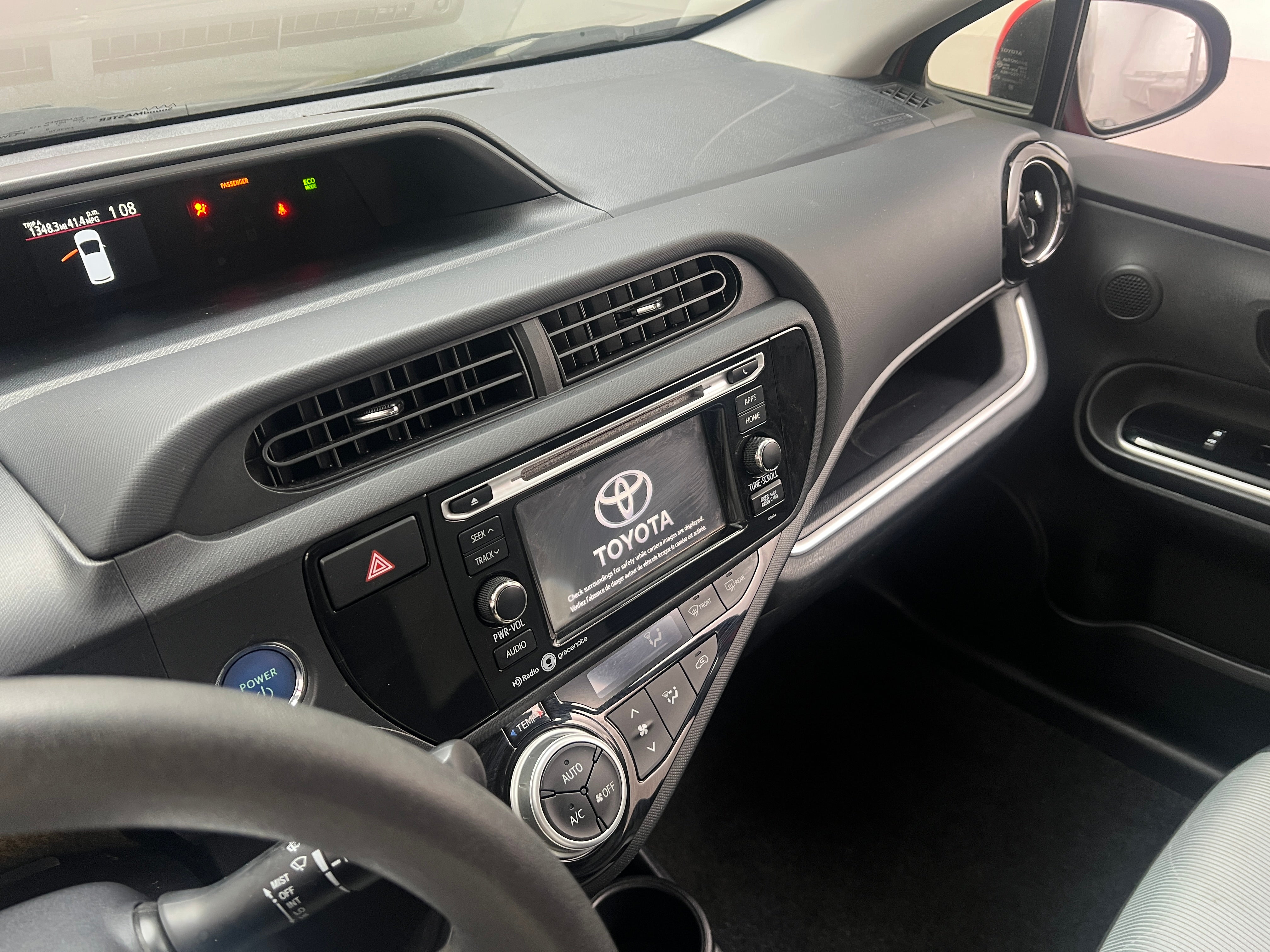 2015 Toyota Prius c Three 4