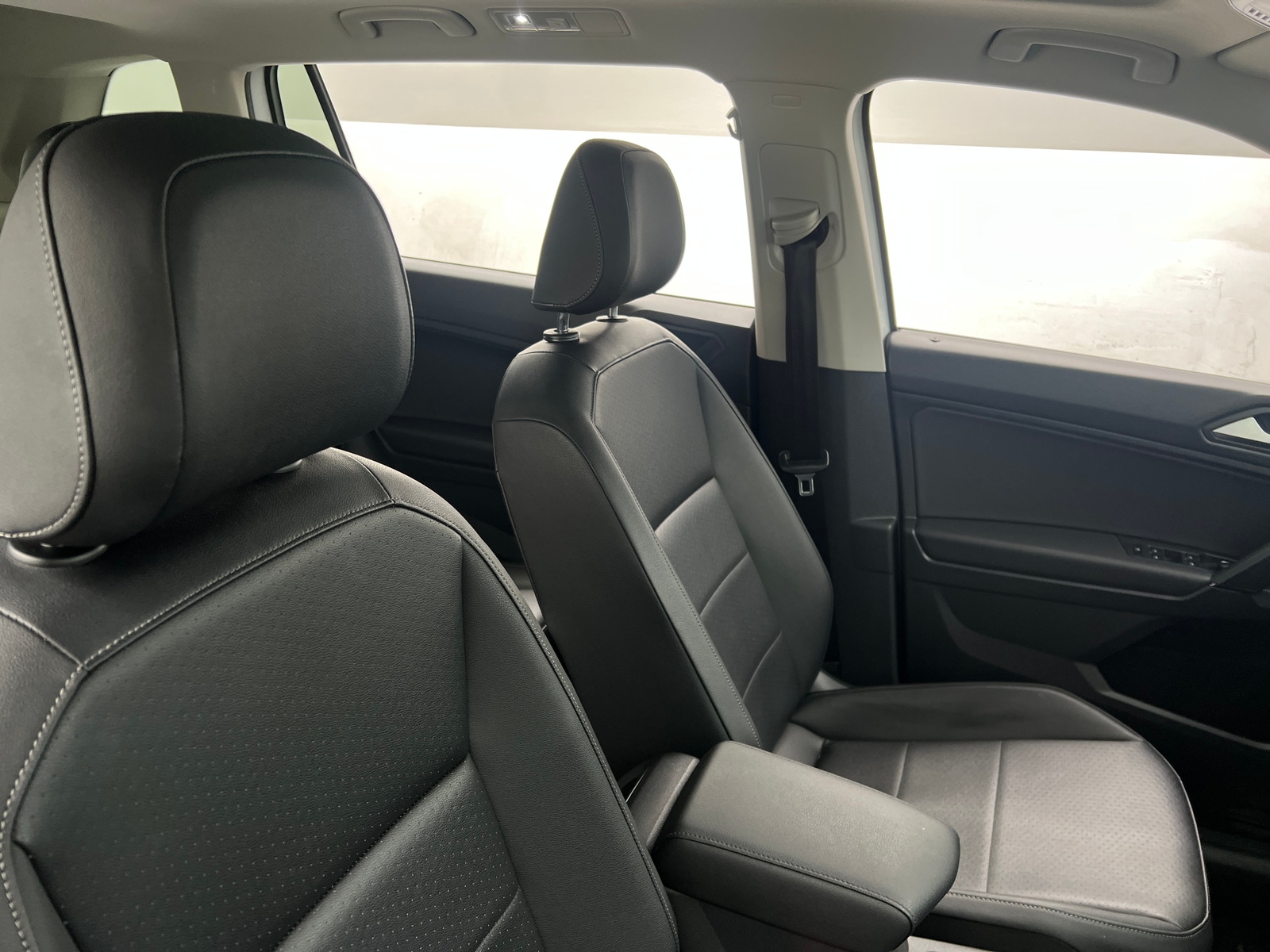 Thumbnail: 2019 Volkswagen Tiguan - 2