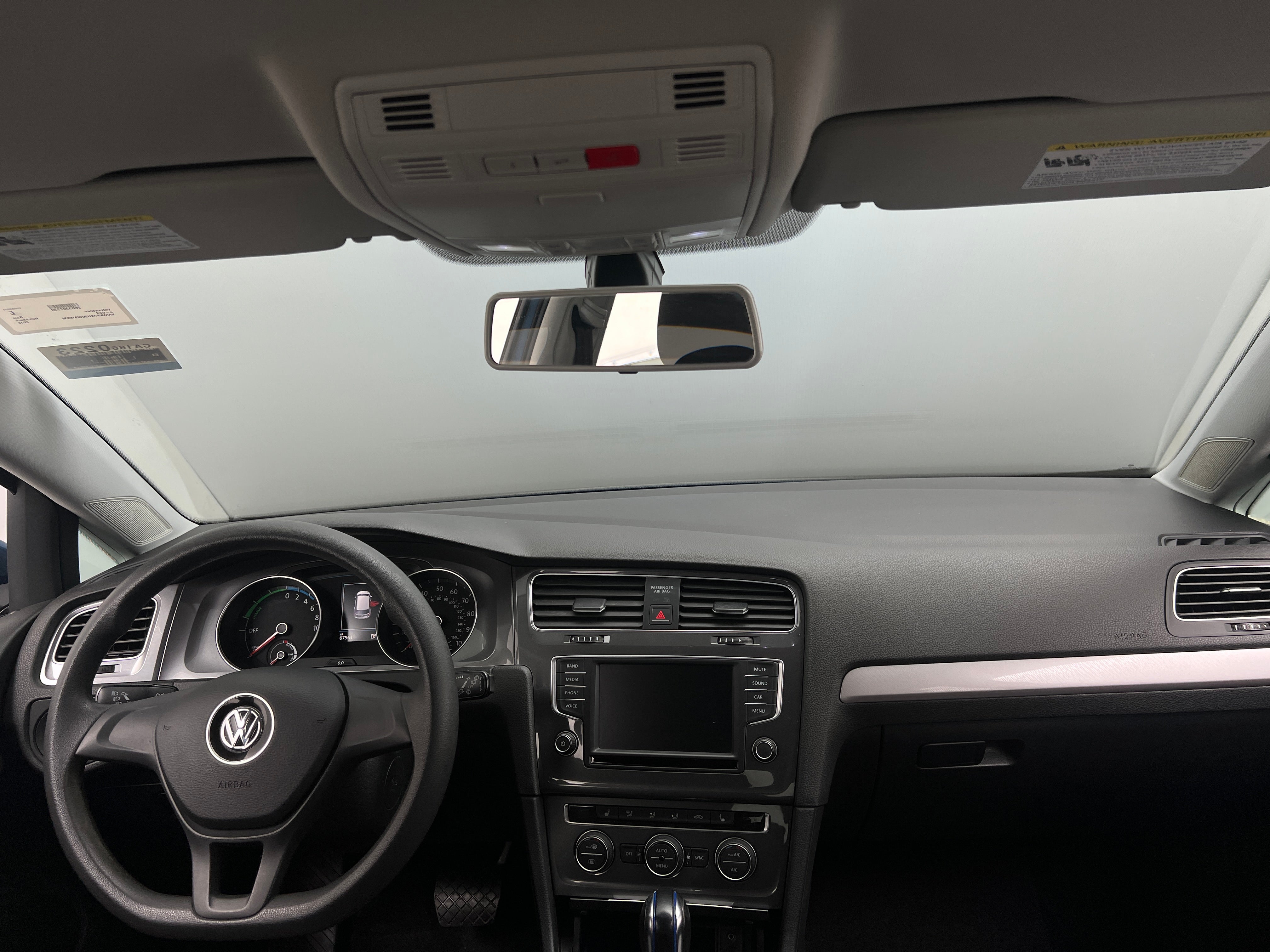 2016 Volkswagen e-Golf SE 3