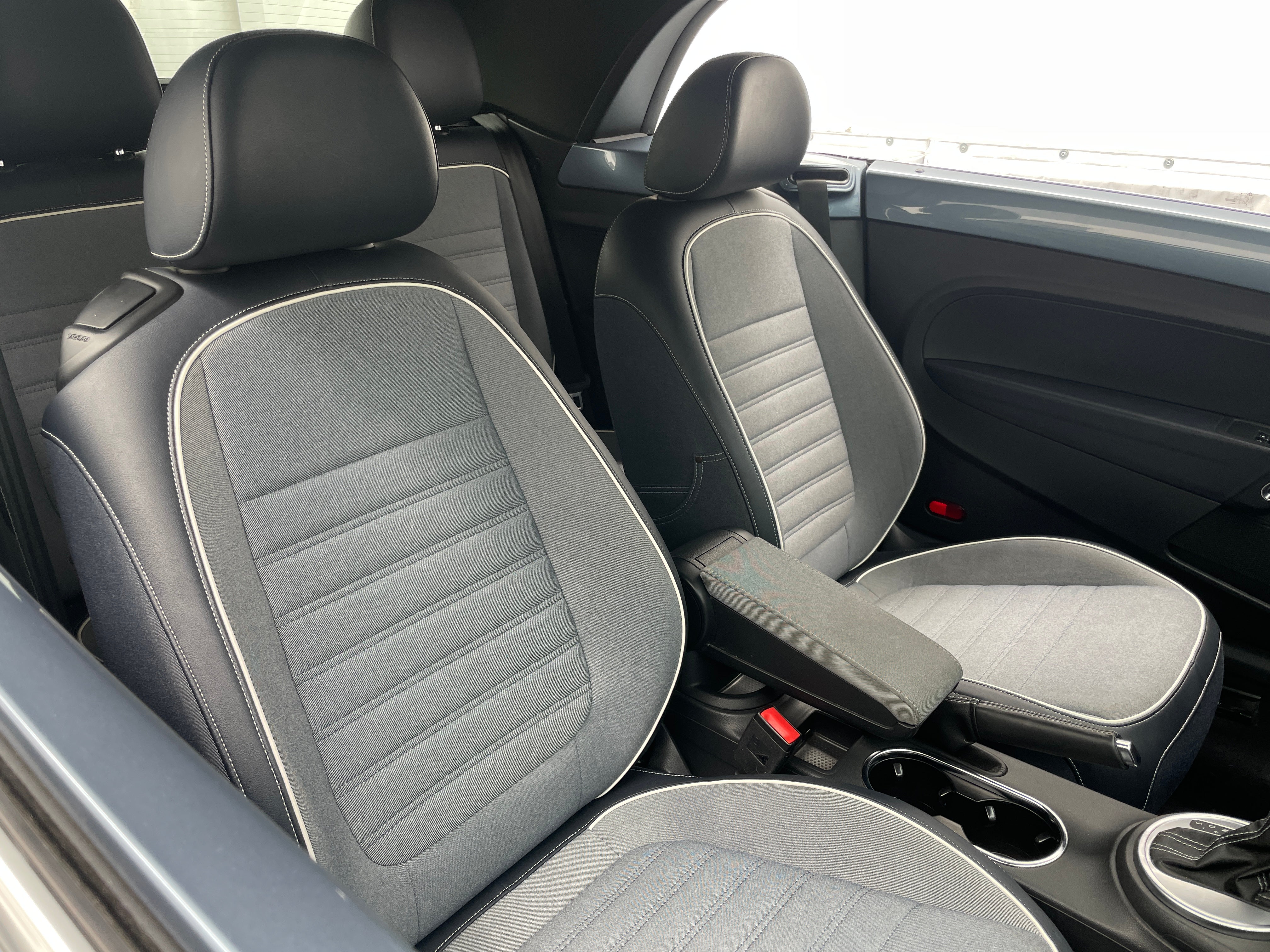 2016 Volkswagen Beetle Denim 2