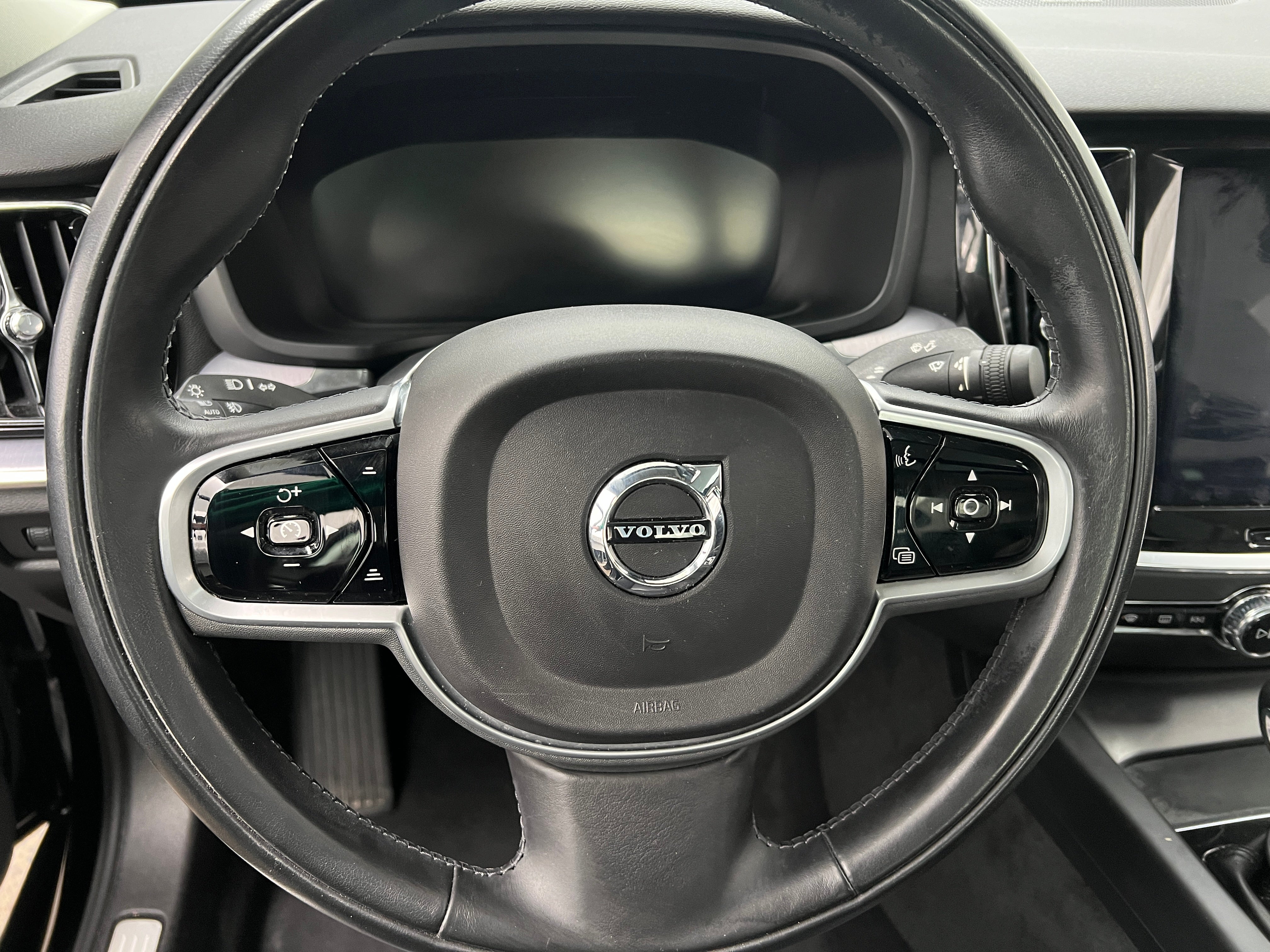 2019 Volvo S60 T6 Momentum 4