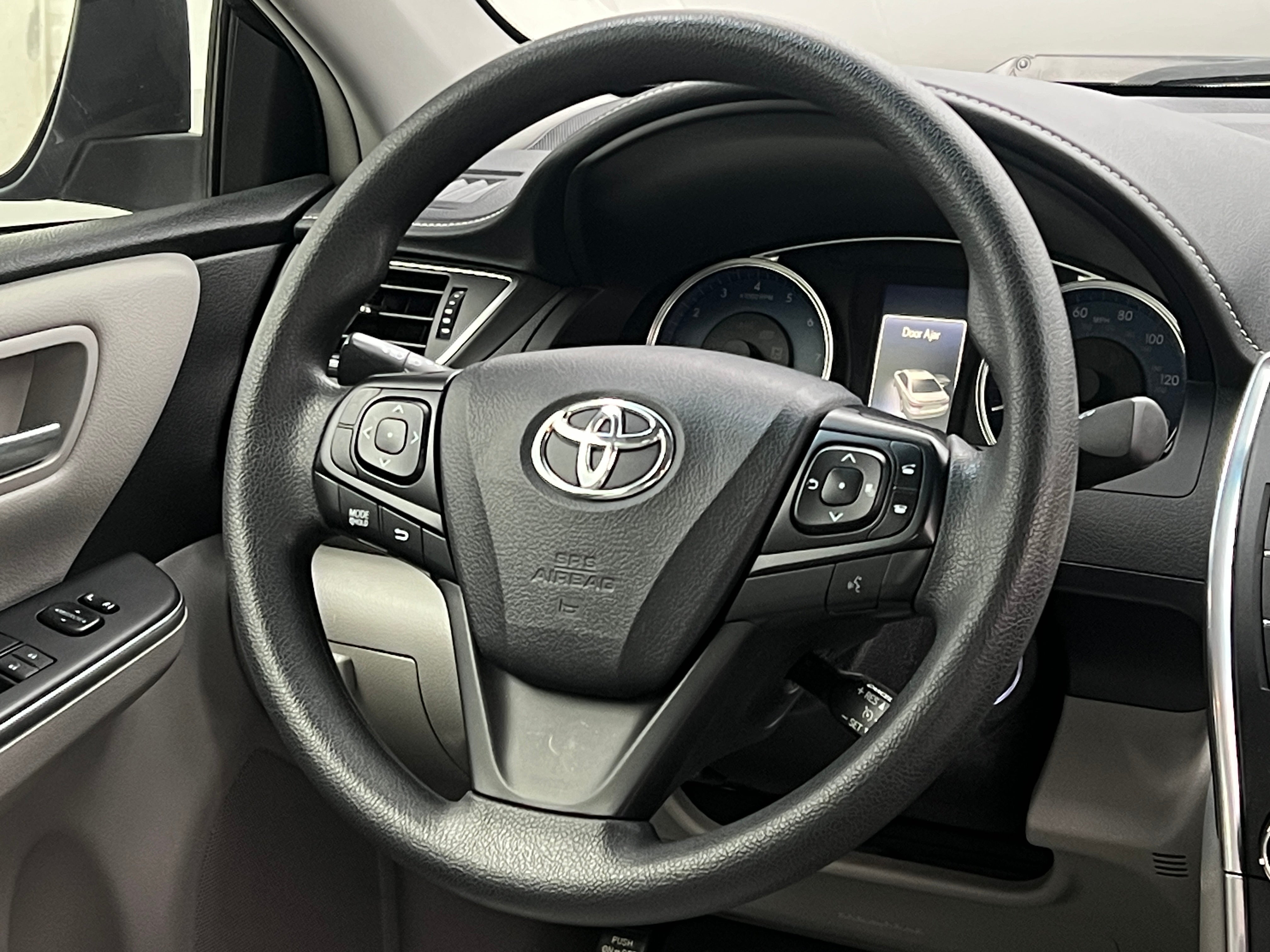 2016 Toyota Camry SE 5