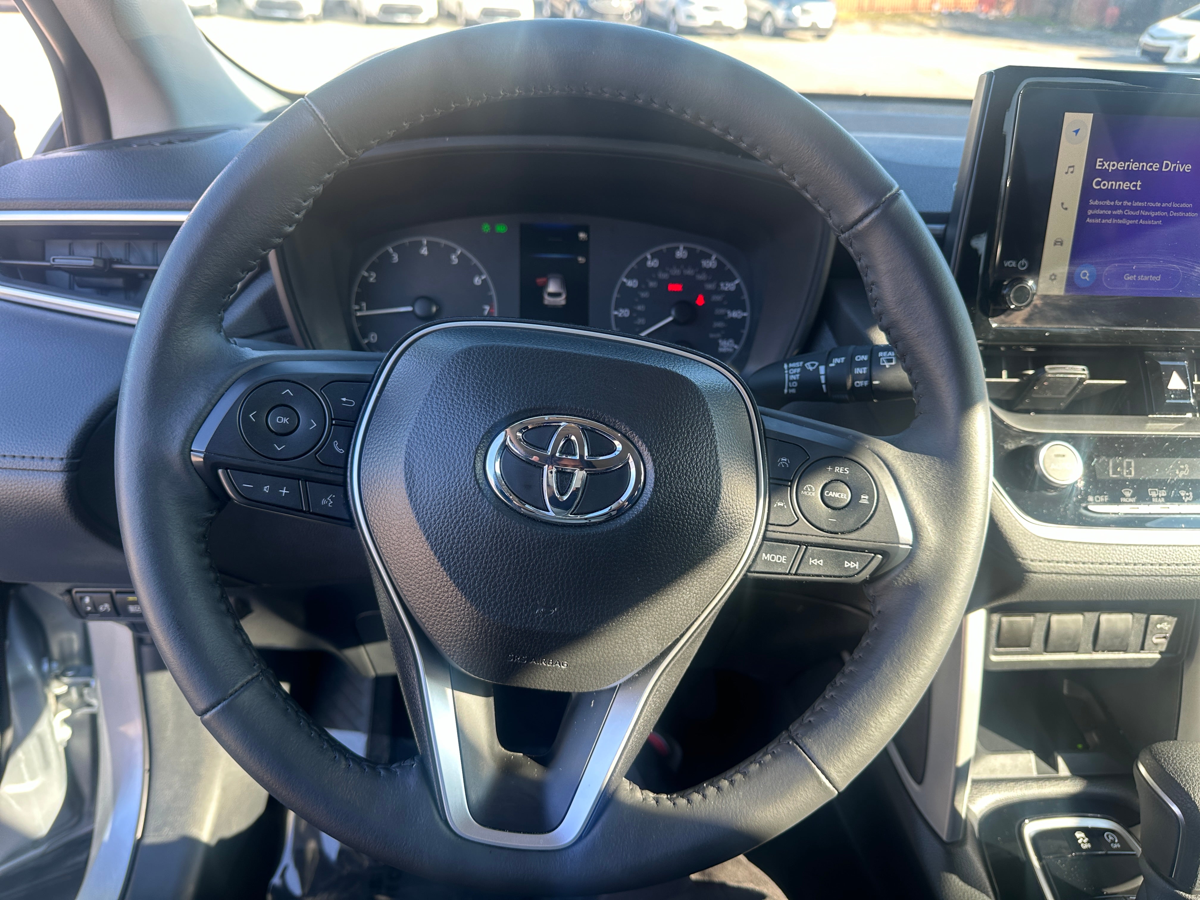 2024 Toyota Corolla Cross LE 5