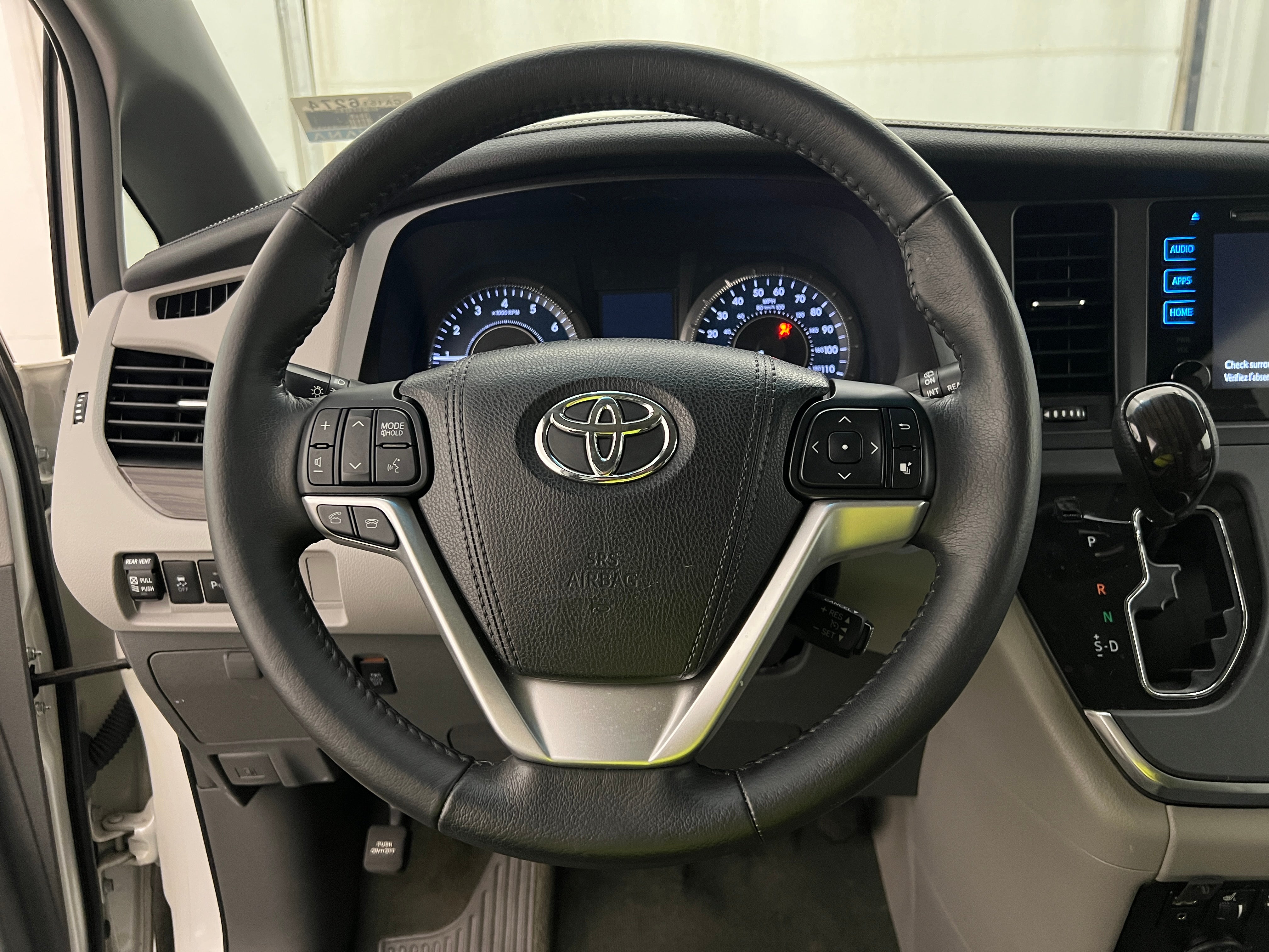 2016 Toyota Sienna XLE 4