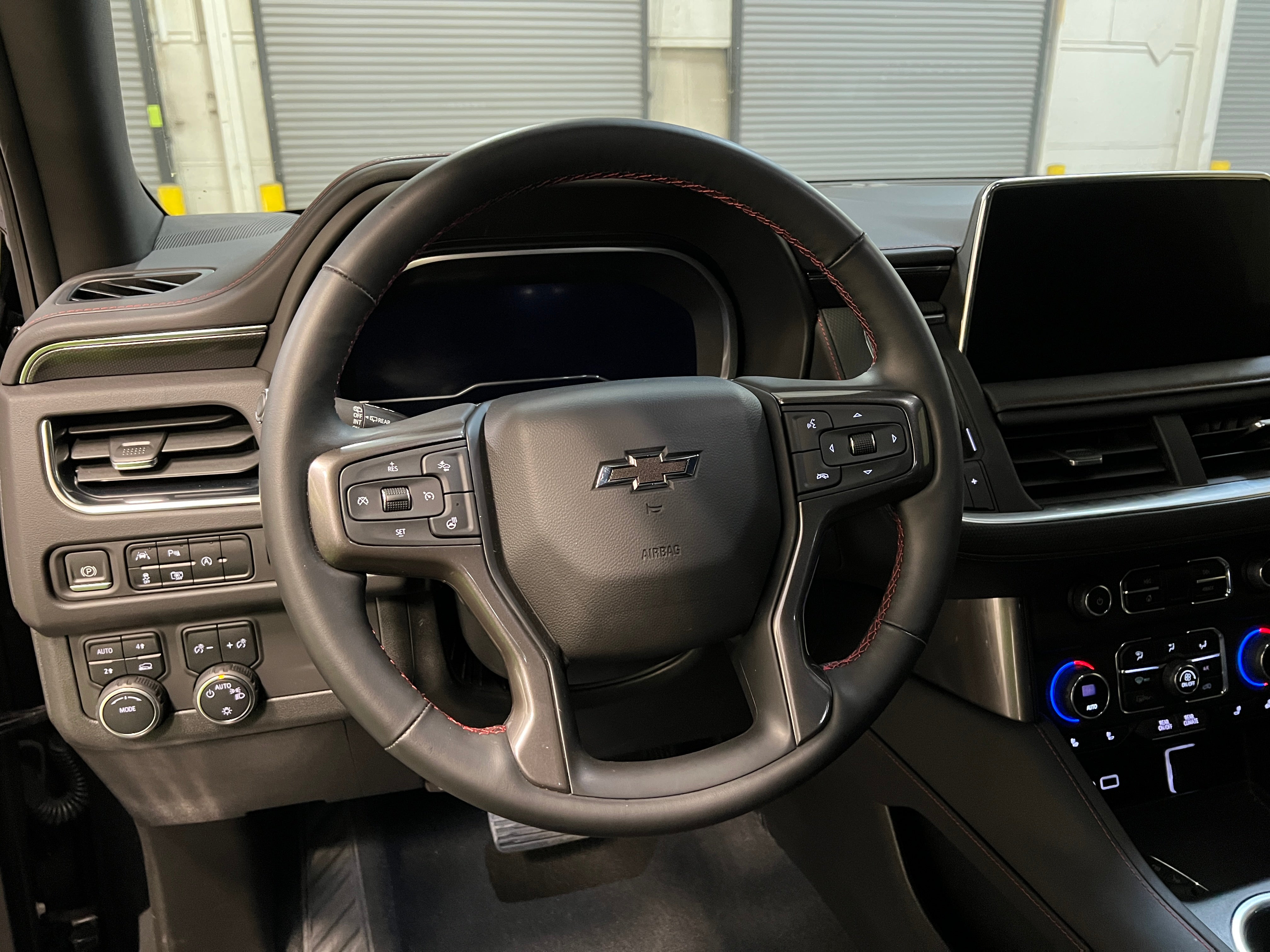 2023 Chevrolet Suburban RST 5