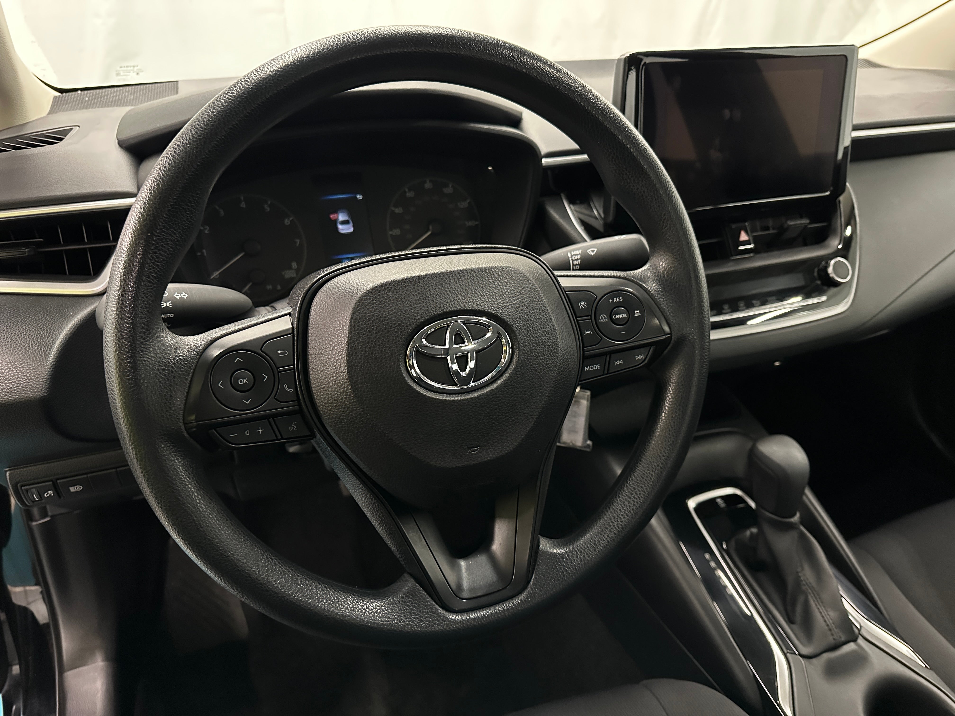 2023 Toyota Corolla LE 5