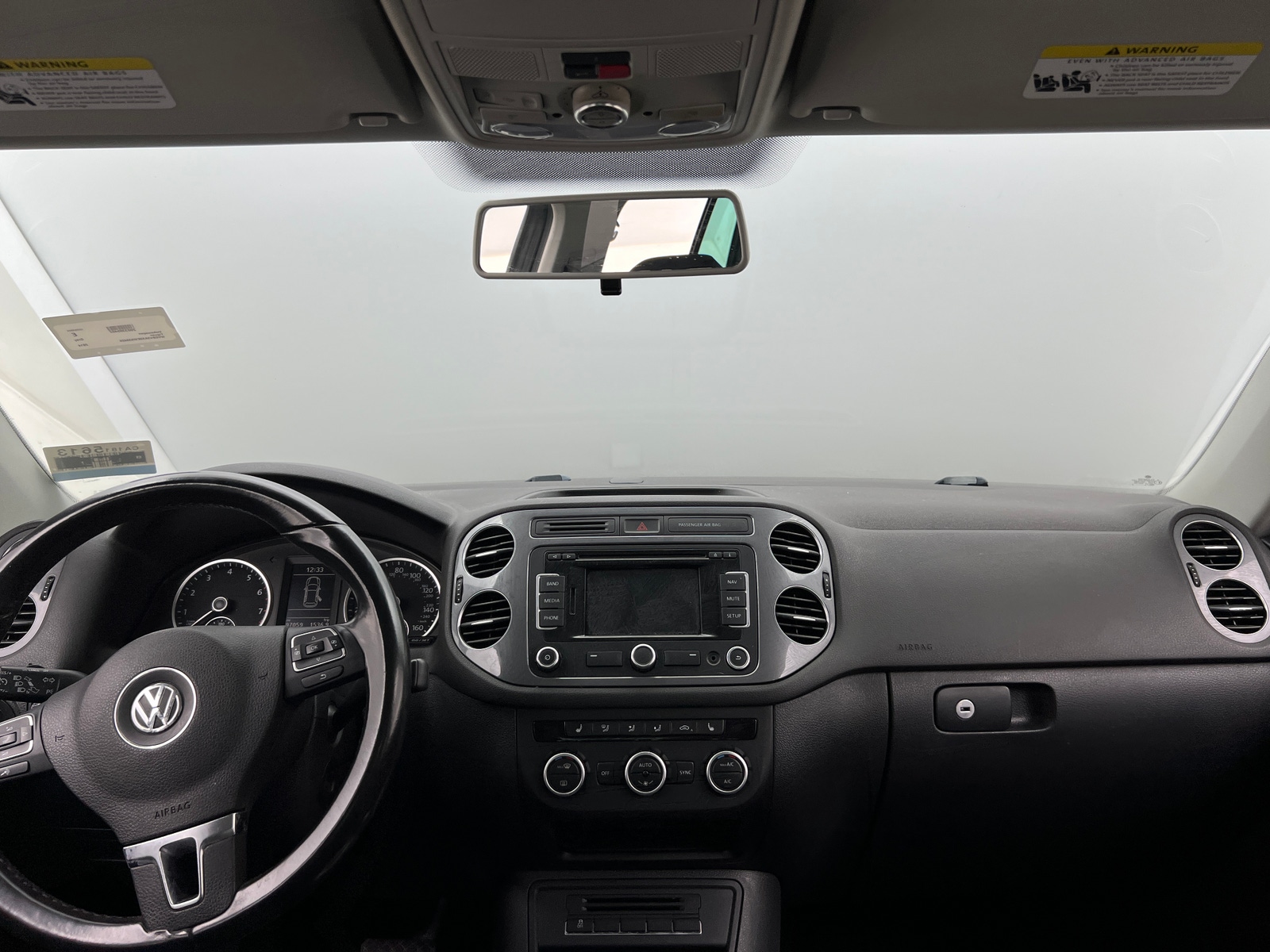 Thumbnail: 2014 Volkswagen Tiguan - 3