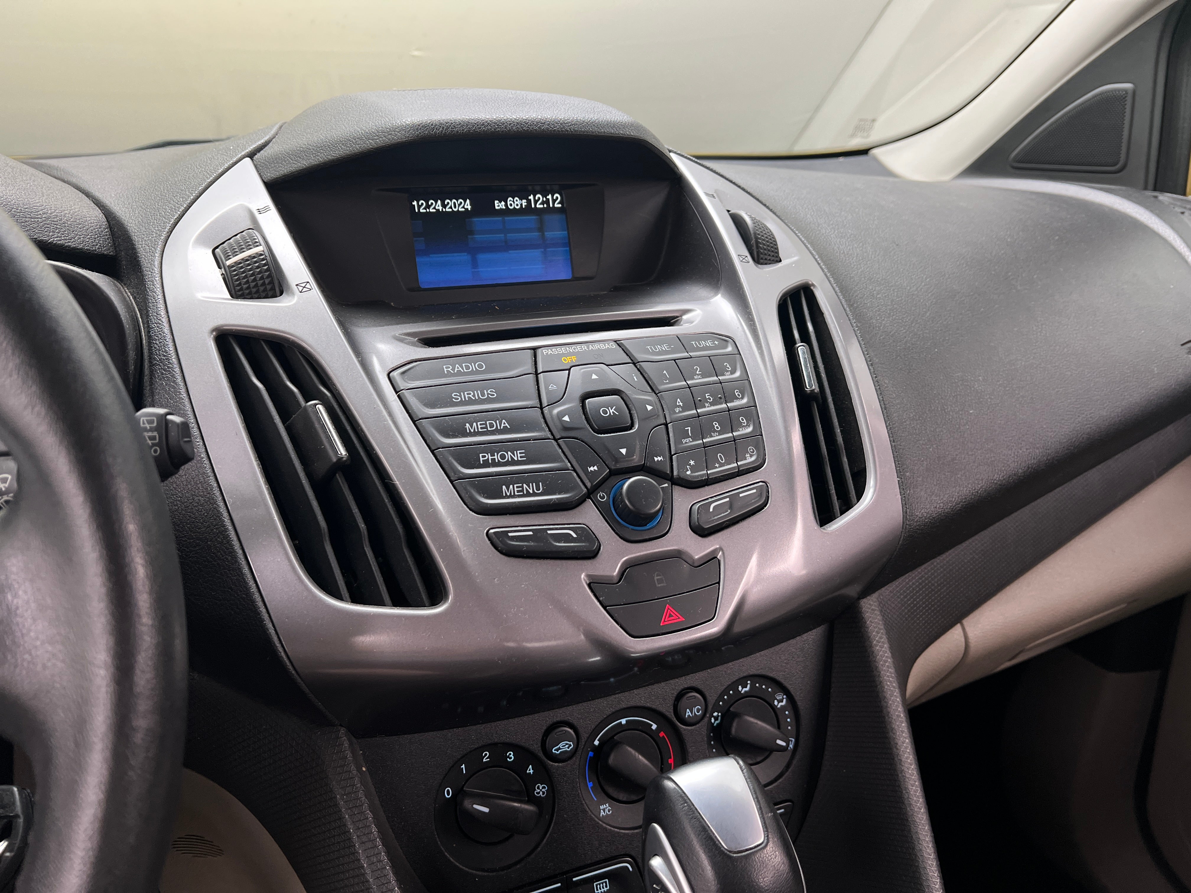 2014 Ford Transit Series Connect XLT 4