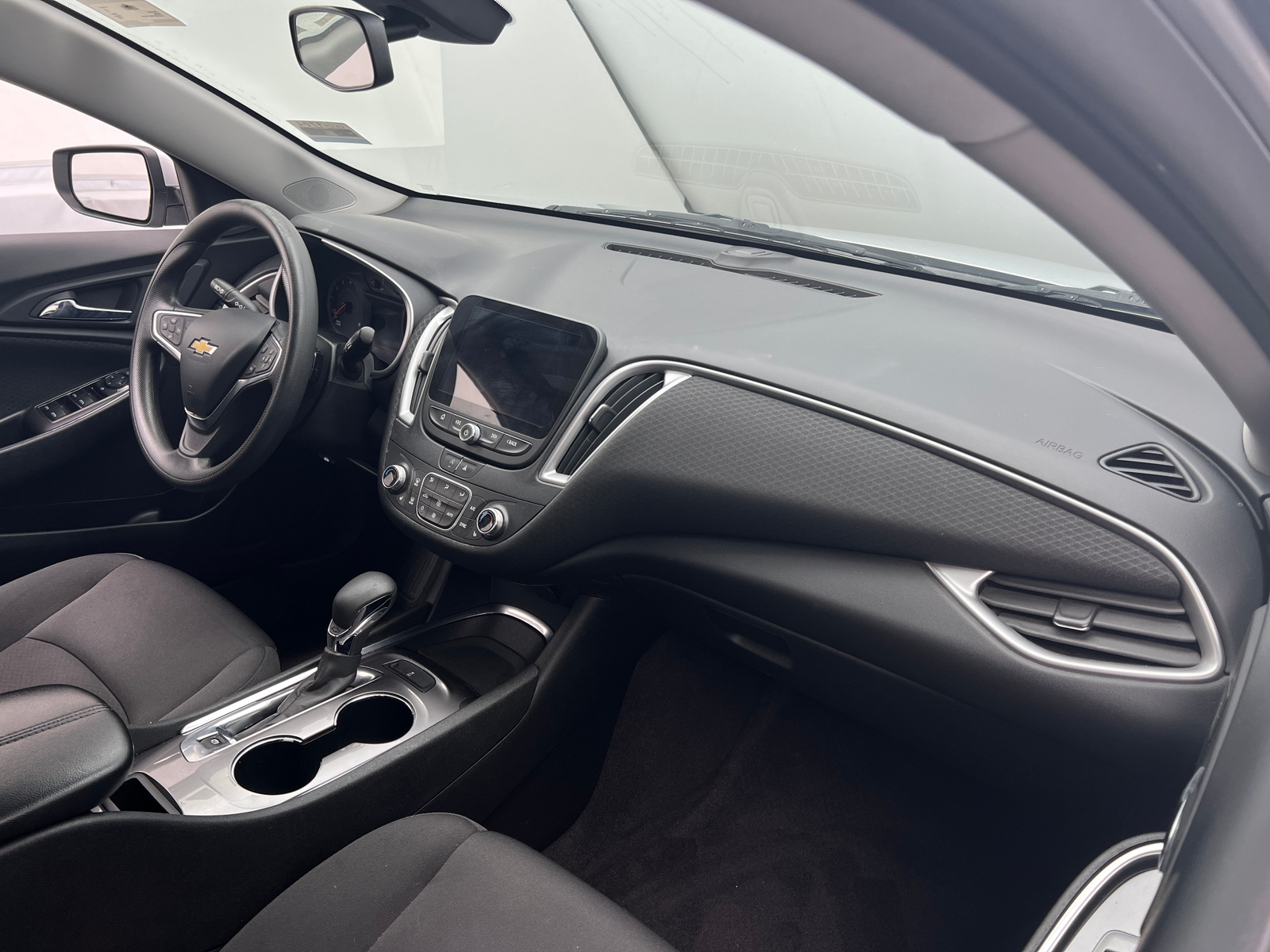 Thumbnail: 2022 Chevrolet Malibu - 3