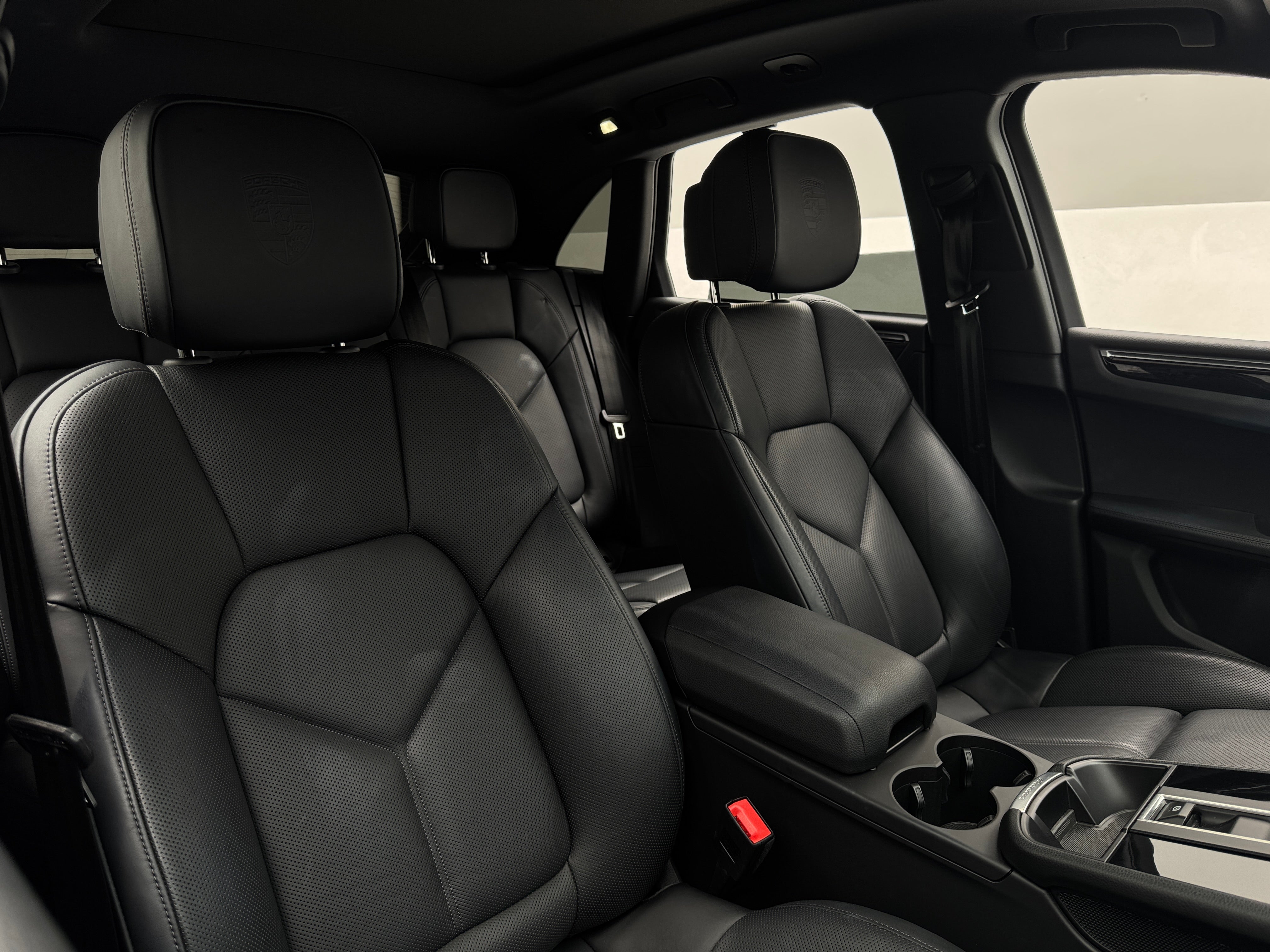 Thumbnail: 2024 Porsche Macan - 2