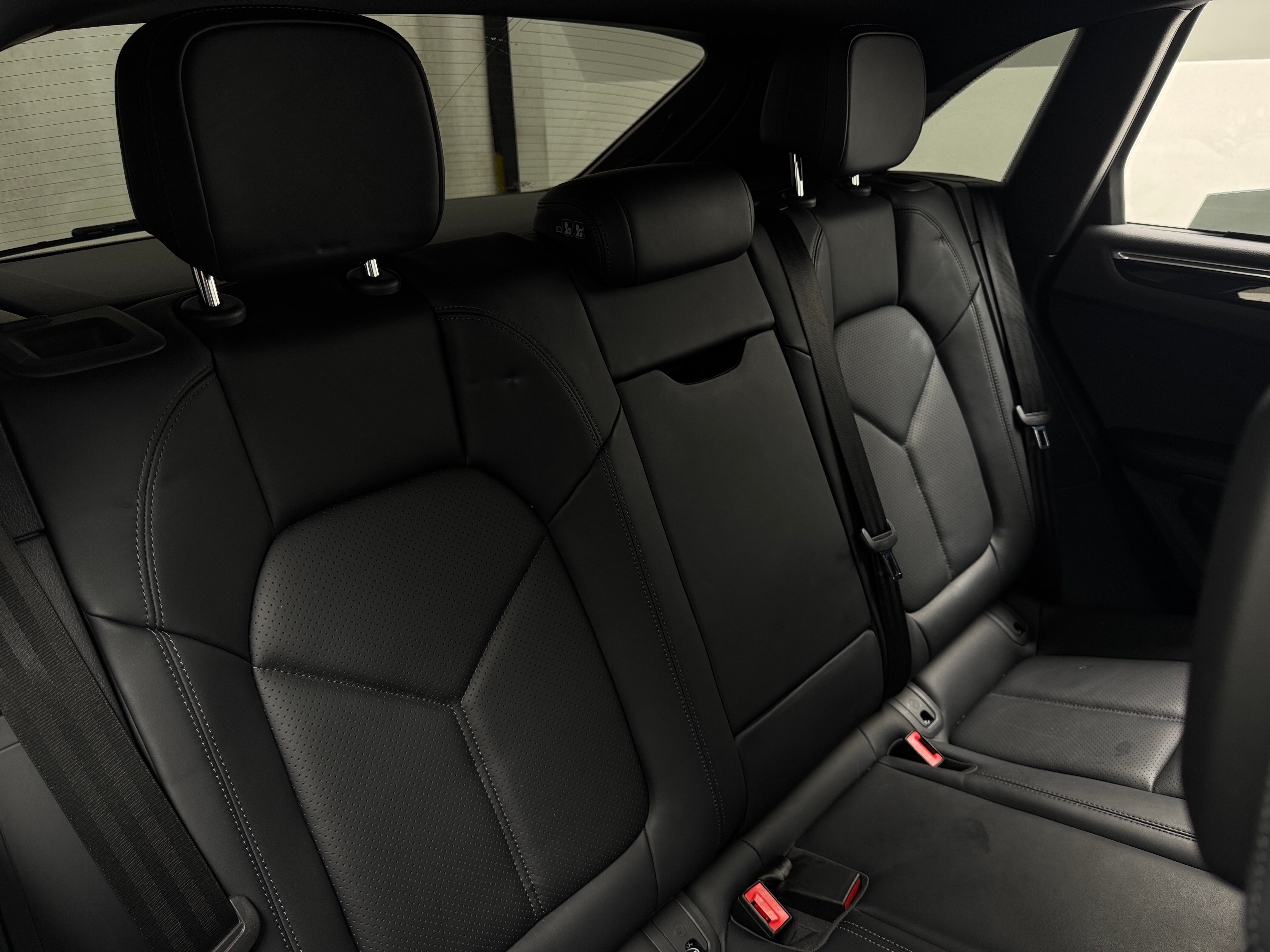 Thumbnail: 2024 Porsche Macan - 6