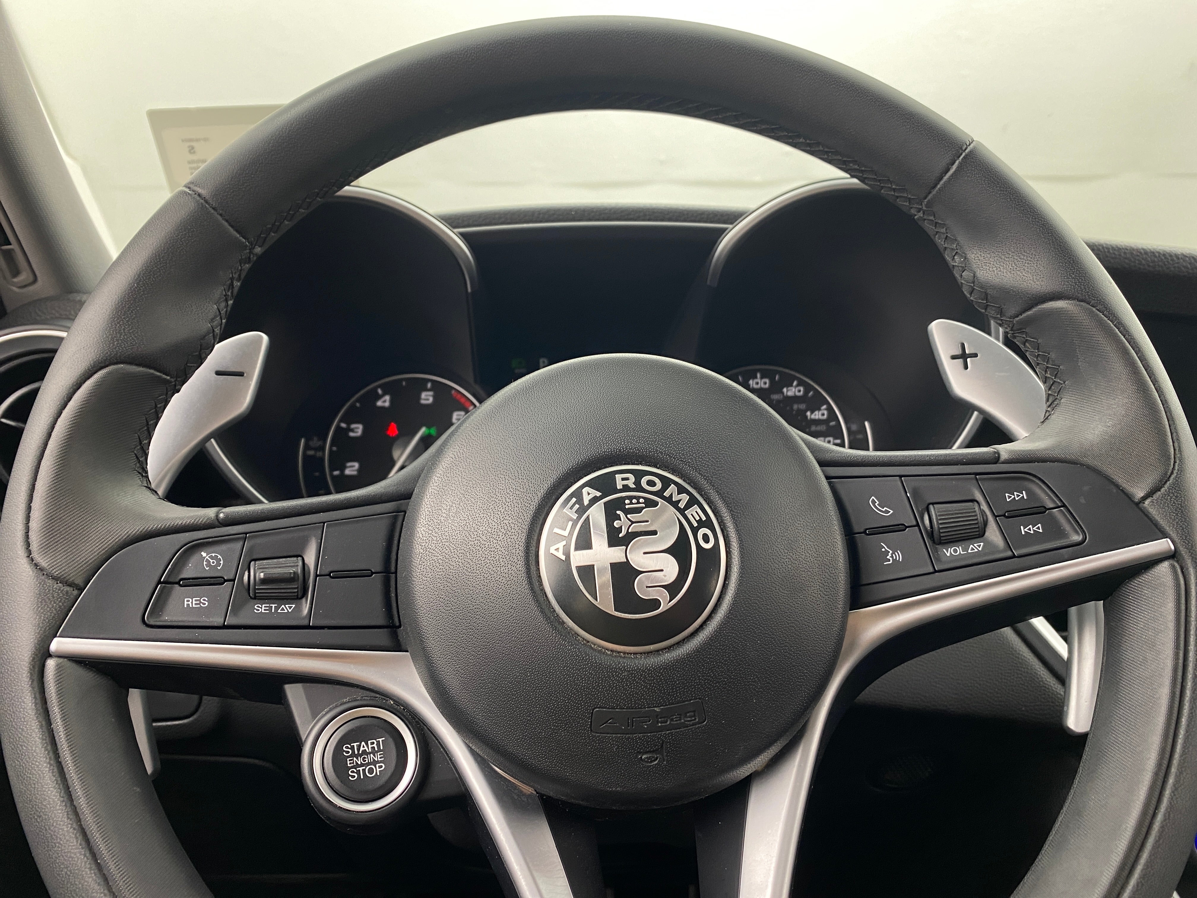 2019 Alfa Romeo Giulia Sport 4