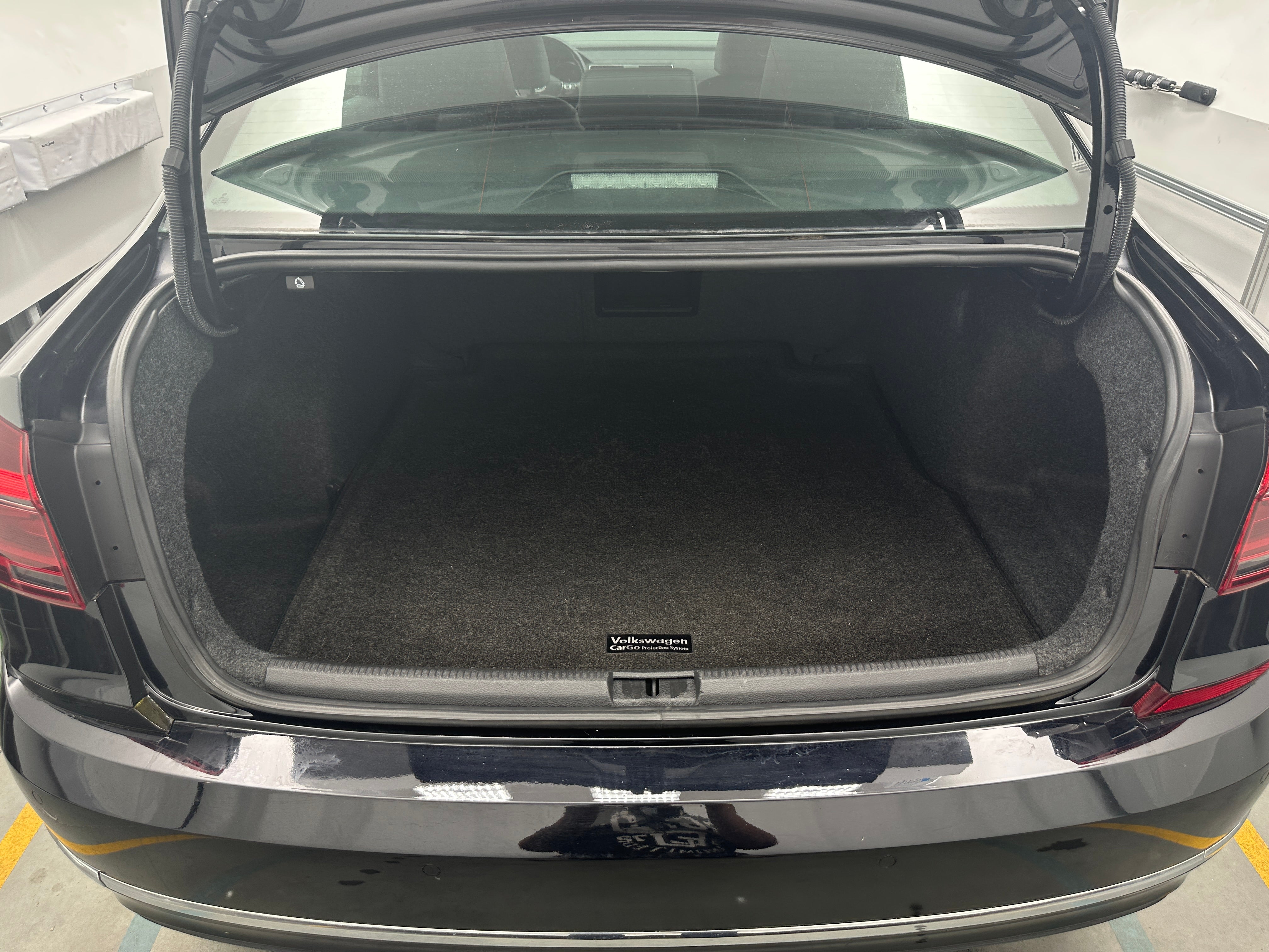 2018 Volkswagen Passat 2.0T 7