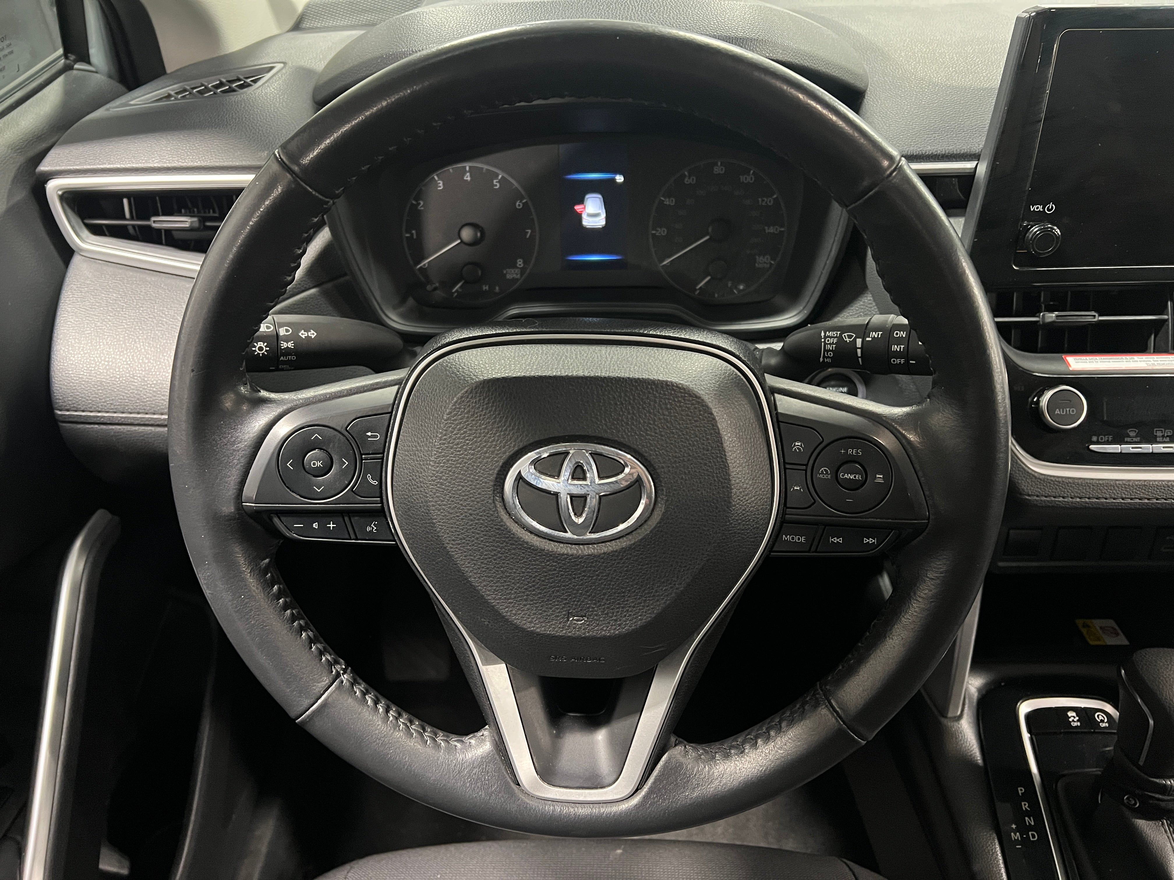 2023 Toyota Corolla Cross LE 5