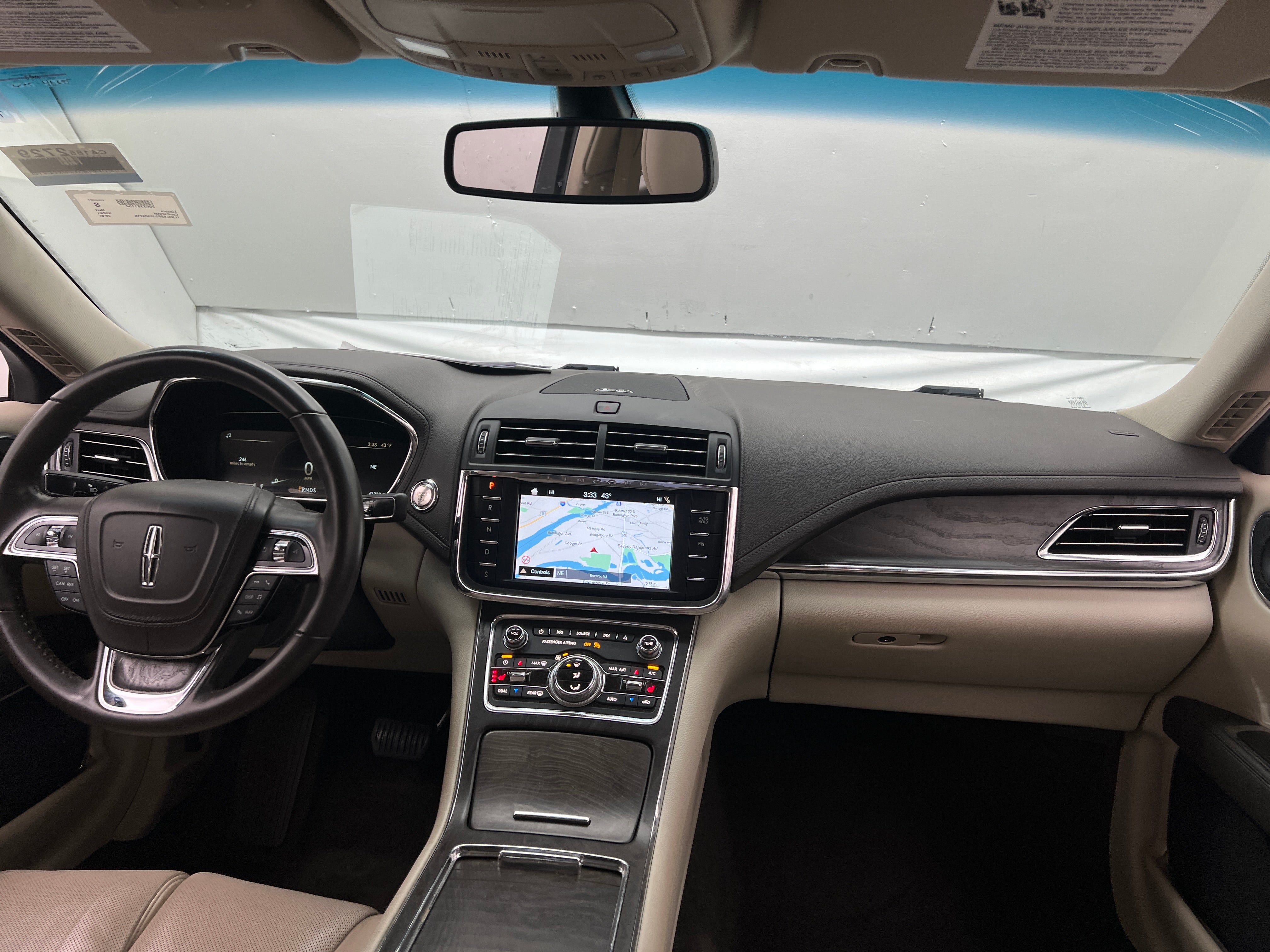 2018 Lincoln Continental Select 2