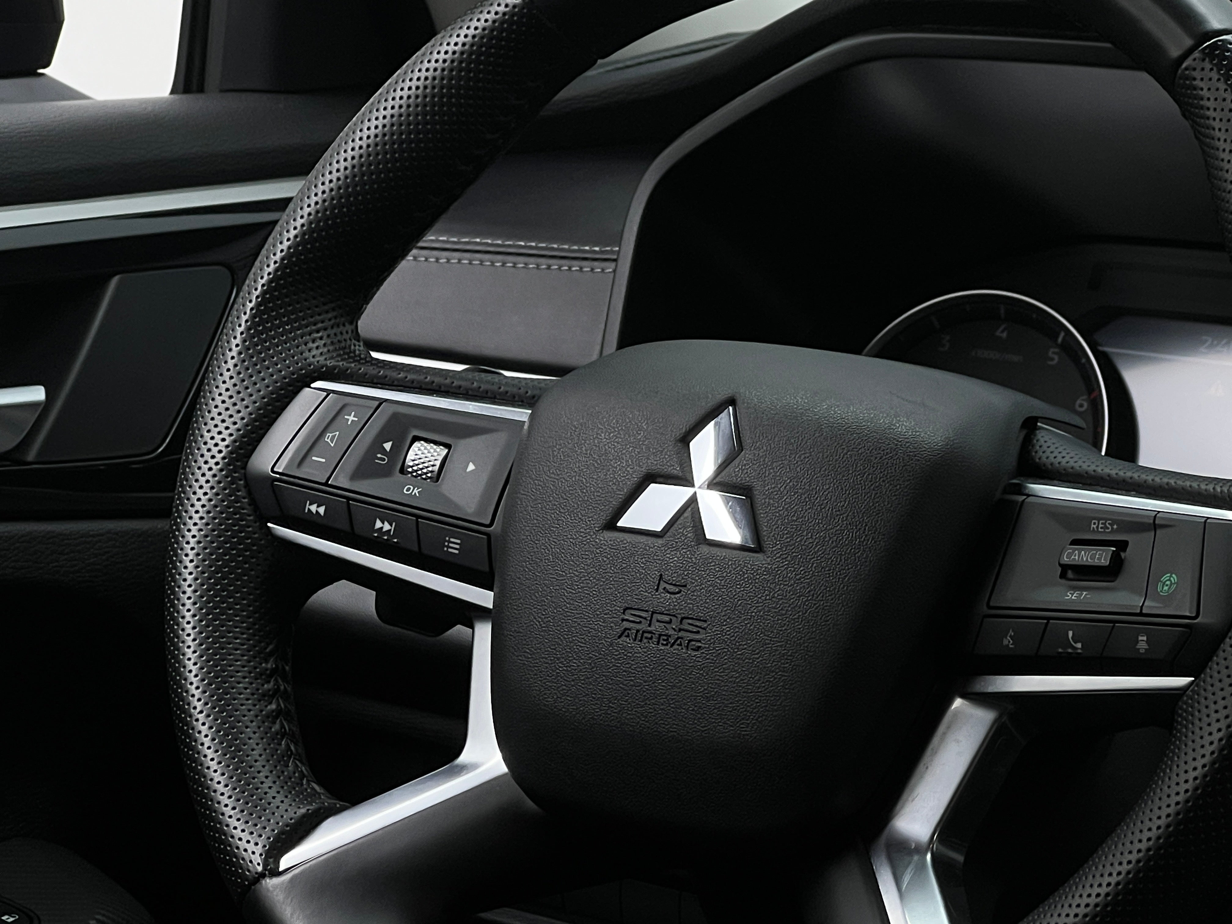 2024 Mitsubishi Outlander SE 4