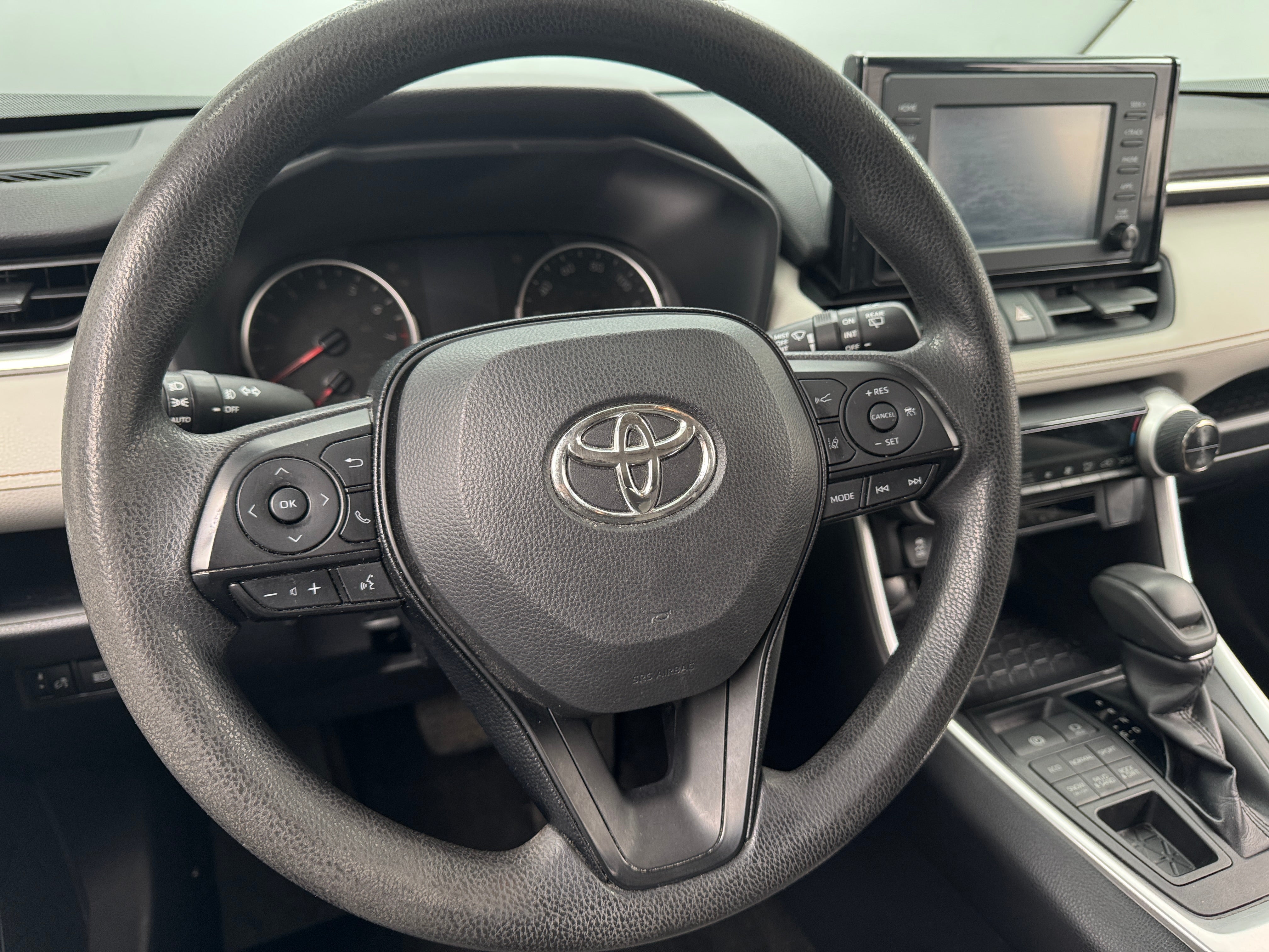 2019 Toyota RAV4 XLE 5