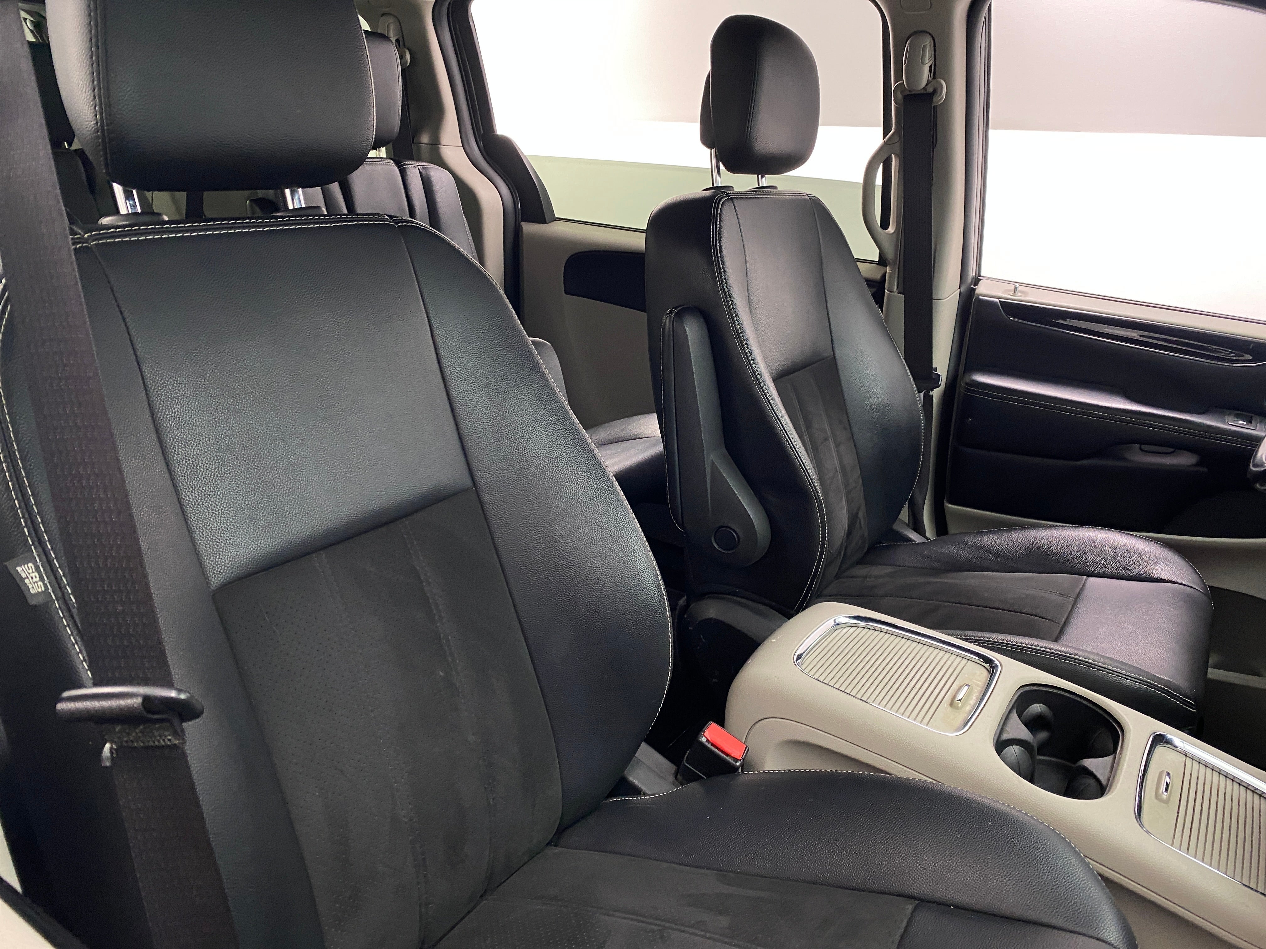 2019 Dodge Grand Caravan SXT 2