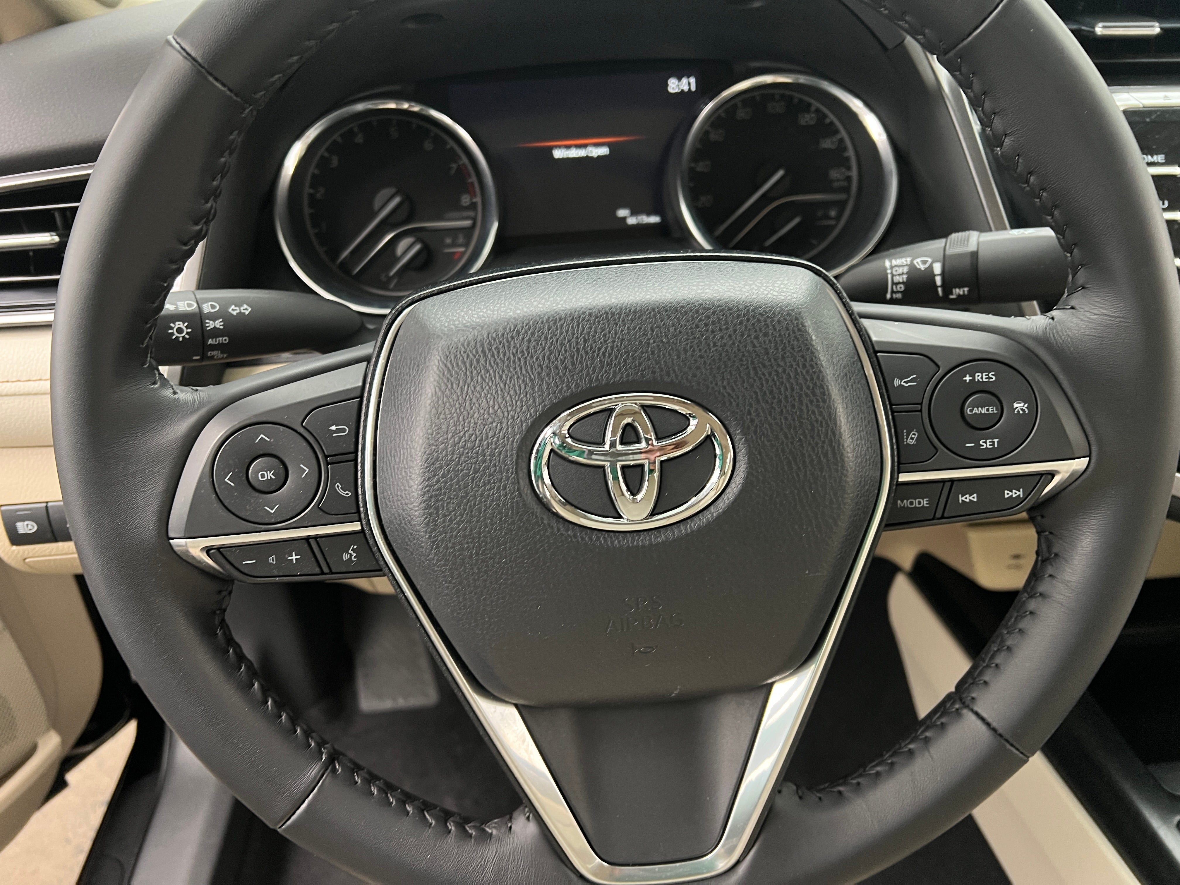 2019 Toyota Camry XLE 4