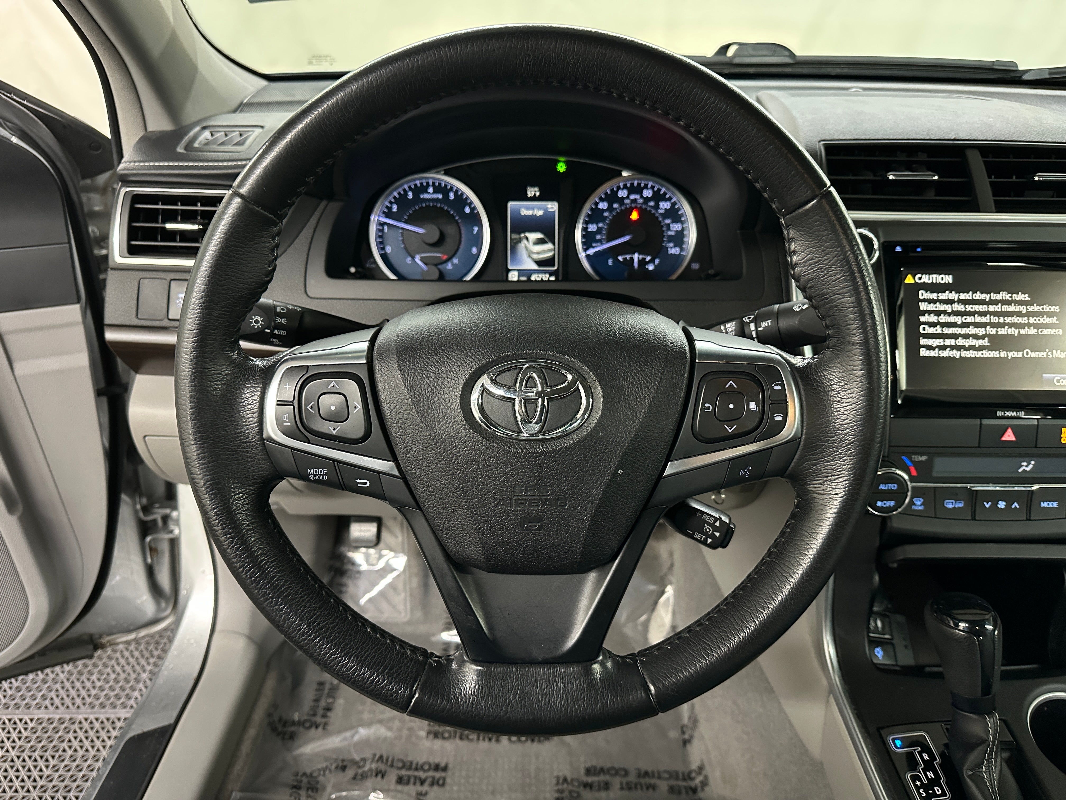 2017 Toyota Camry XLE 4