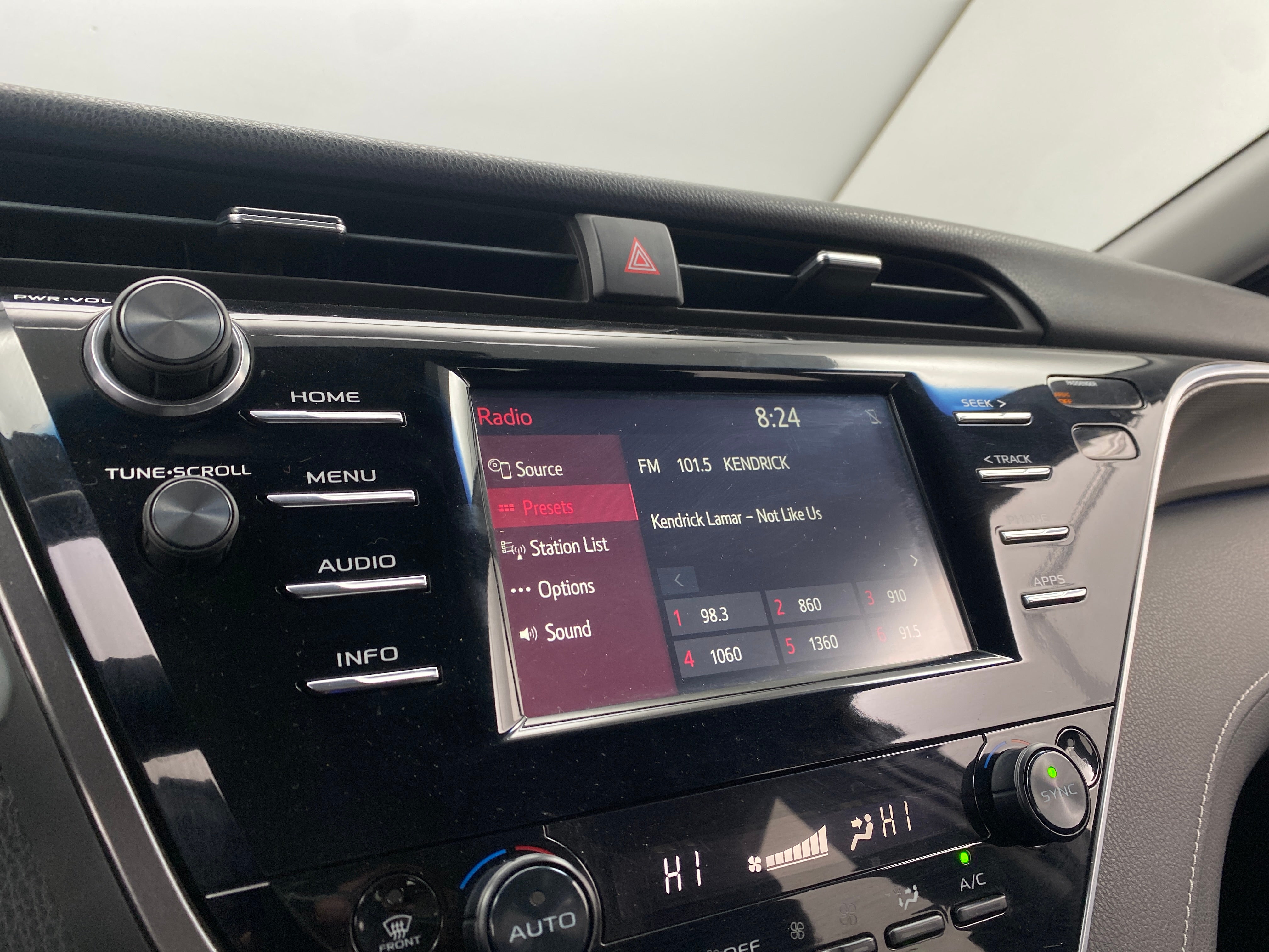 2018 Toyota Camry XSE 3