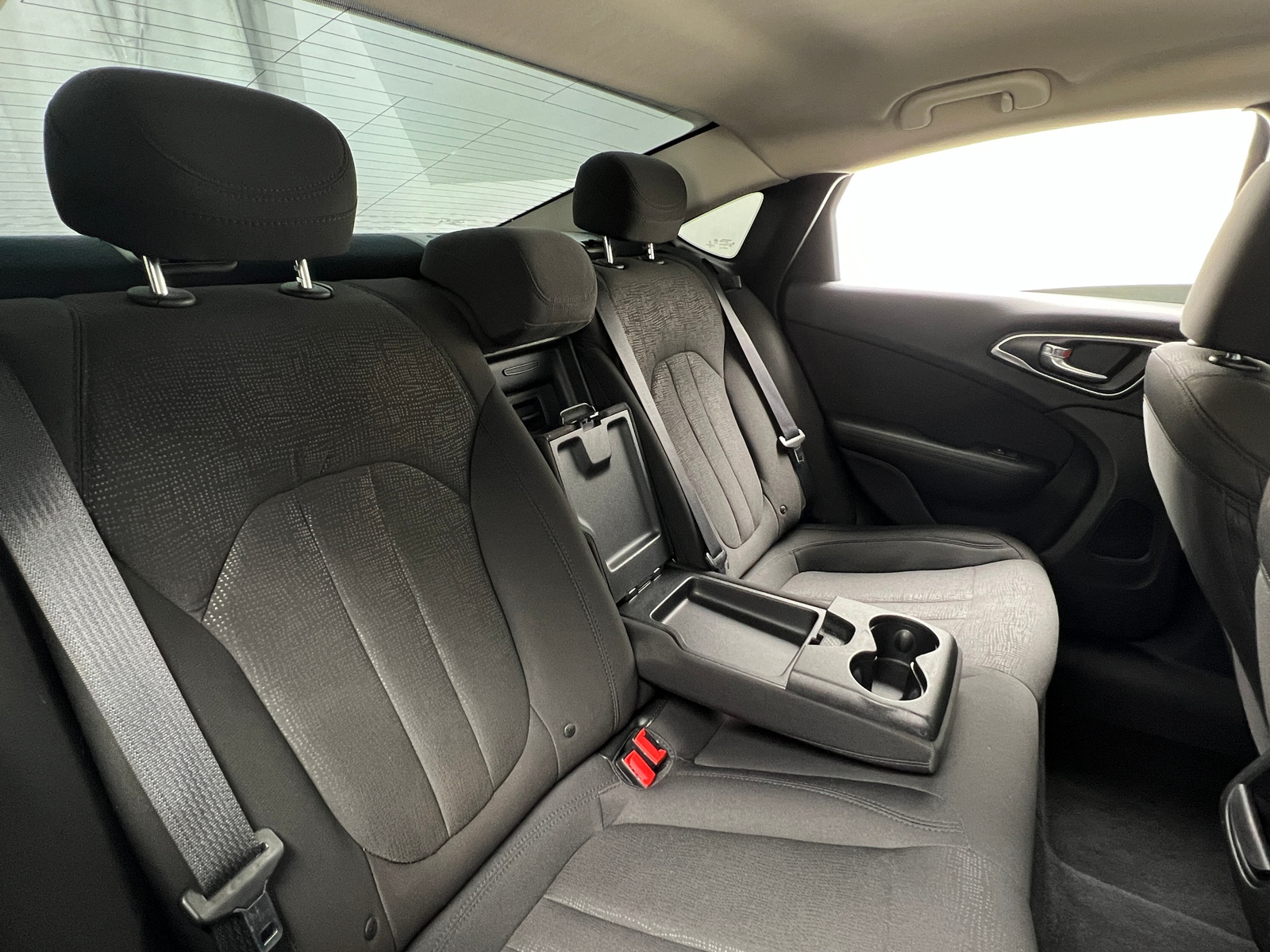 Thumbnail: 2016 Chrysler 200 - 6