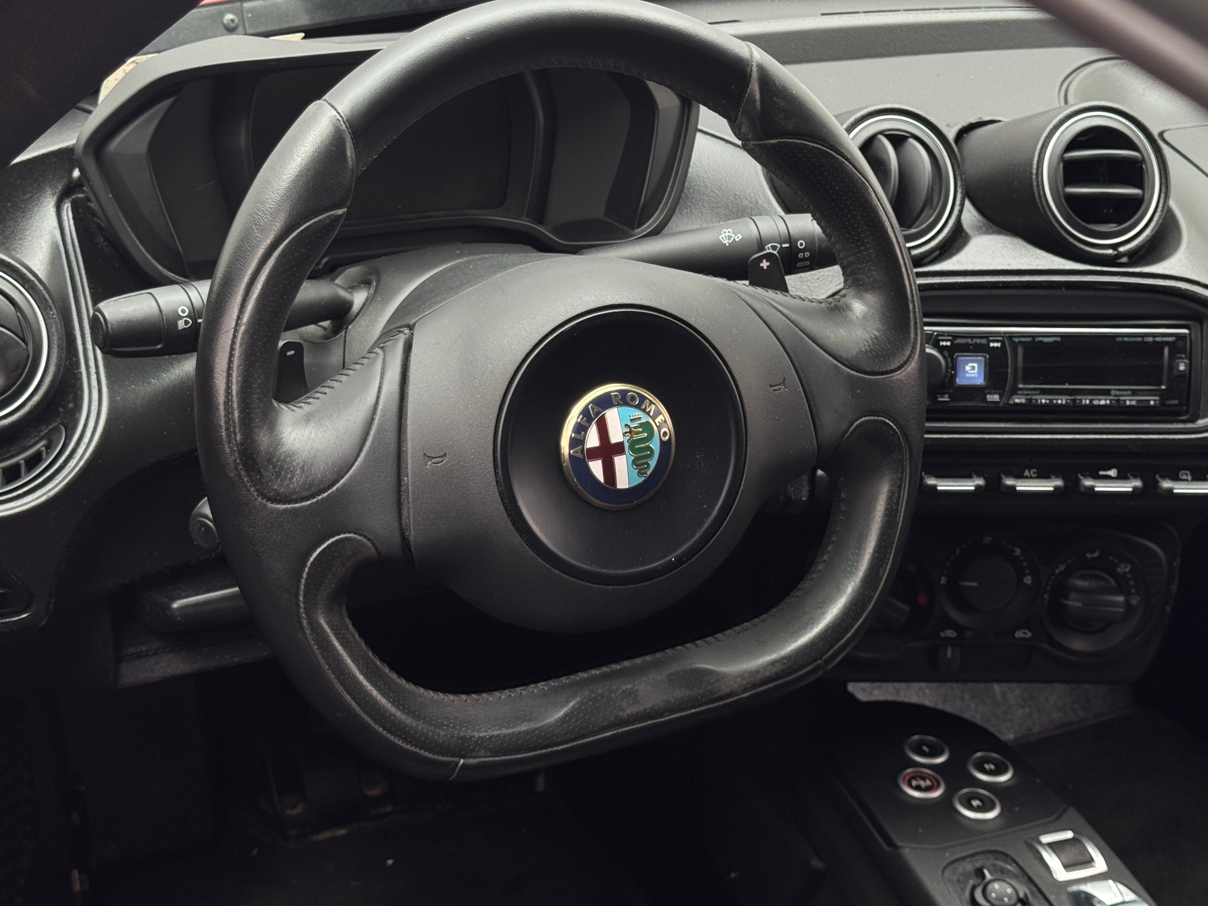 2015 Alfa Romeo 4C Base 3