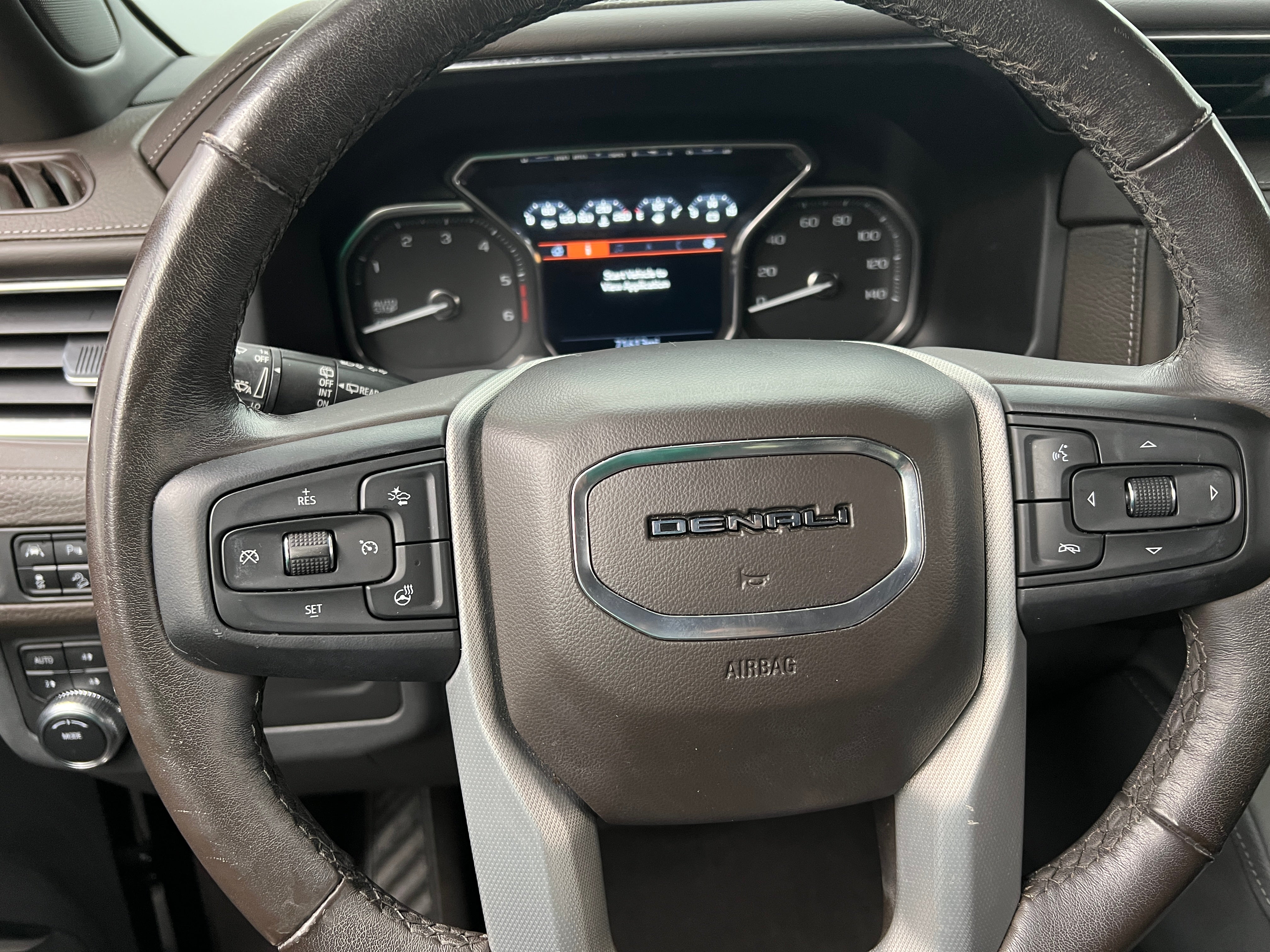 2021 GMC Yukon XL Denali 4