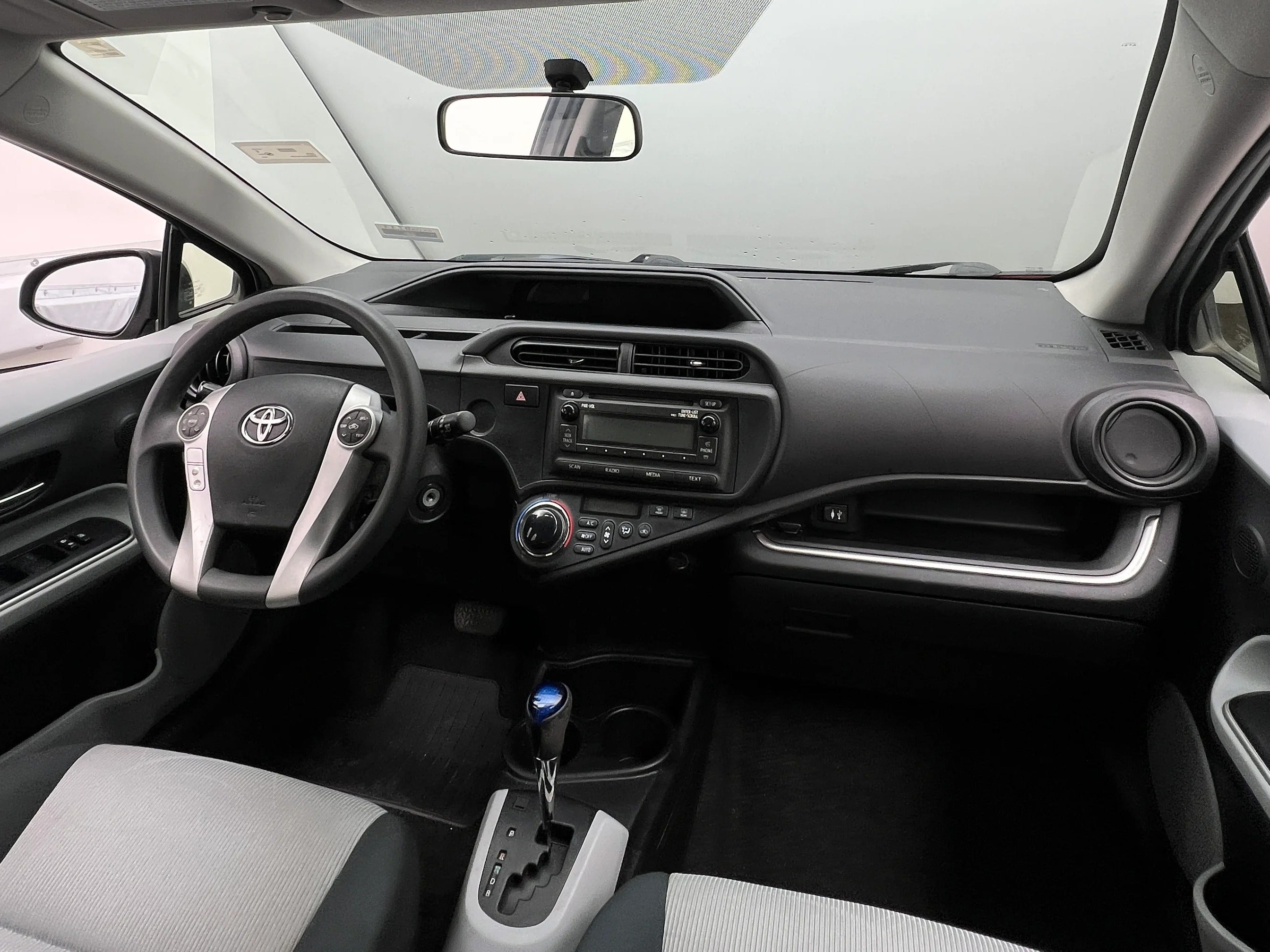 2014 Toyota Prius c Two 3