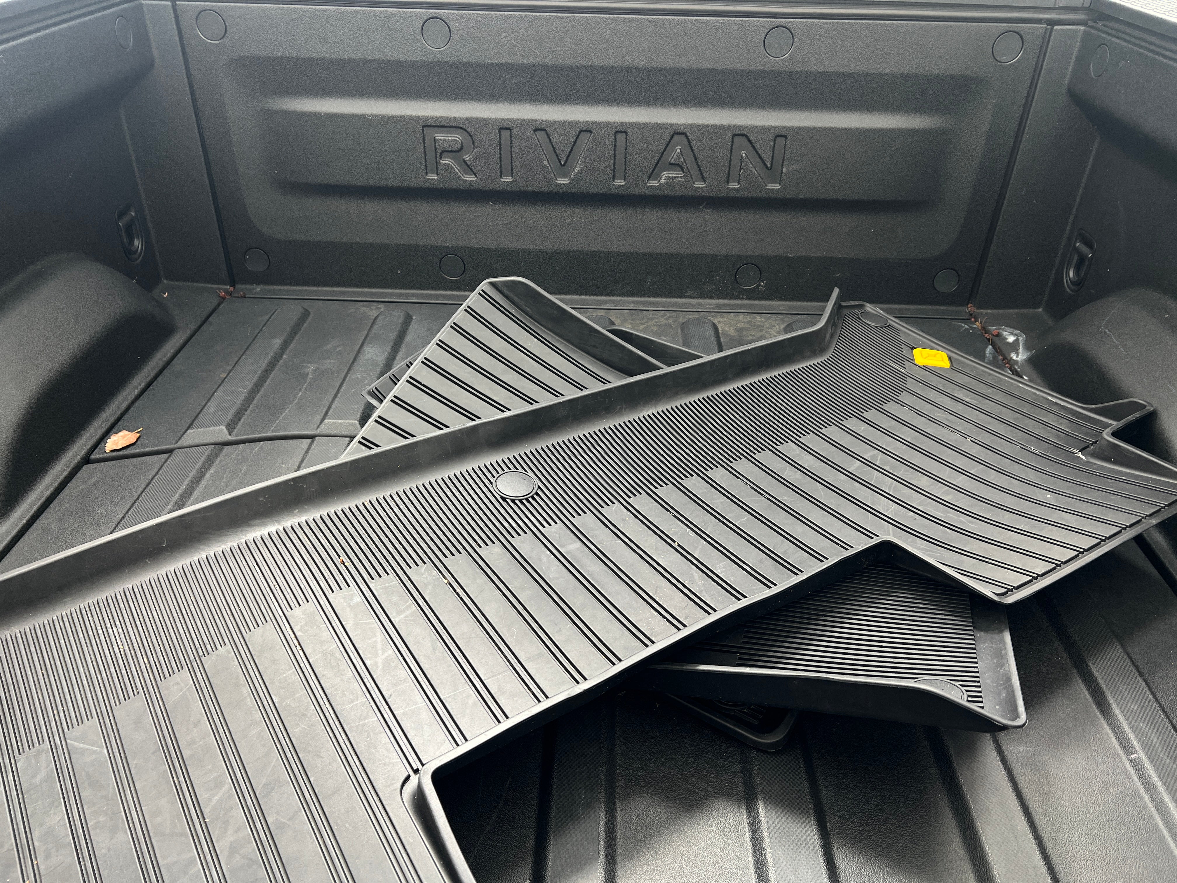 2023 Rivian R1T Adventure 7