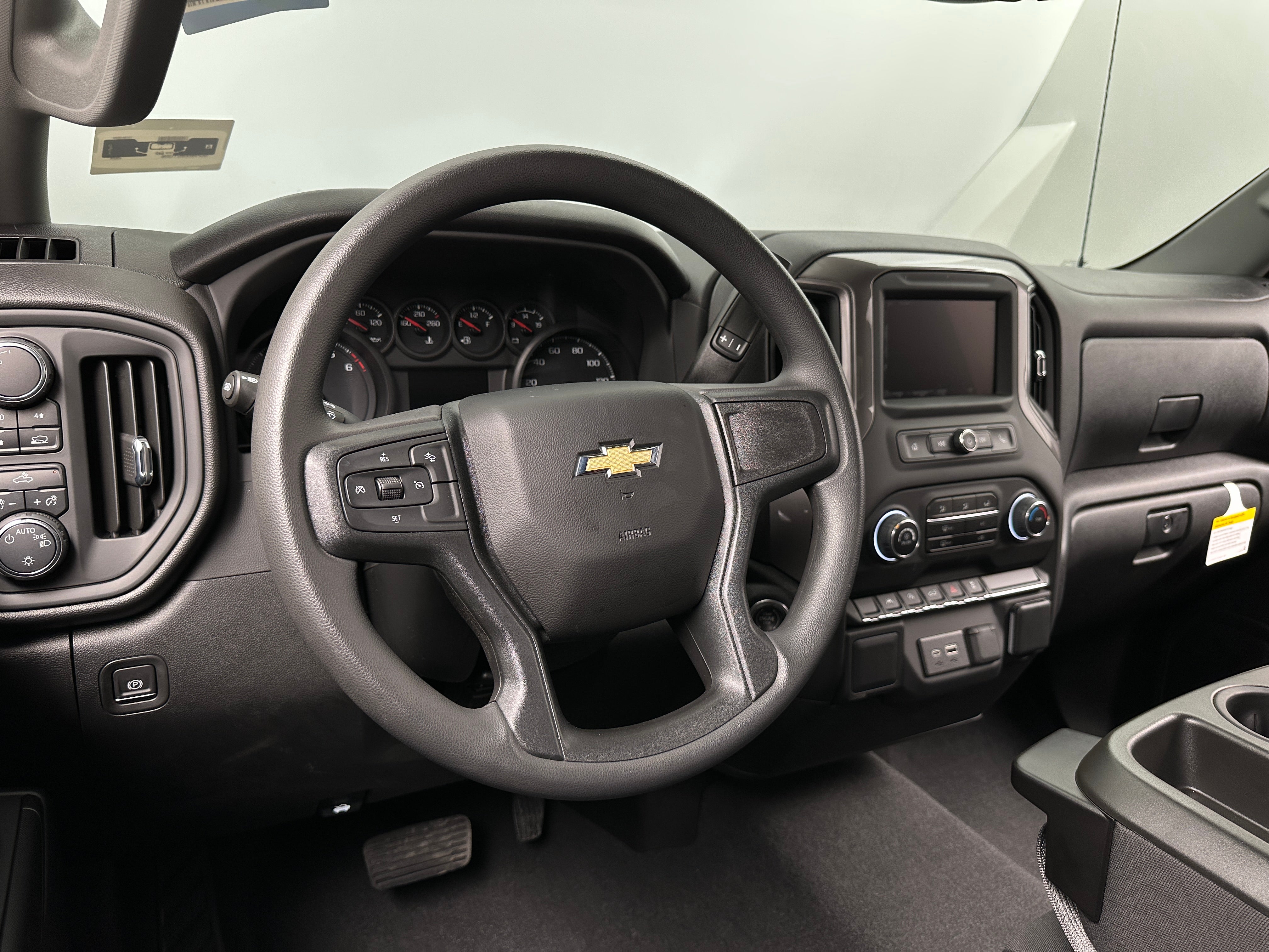 2024 Chevrolet Silverado 1500 Custom 5